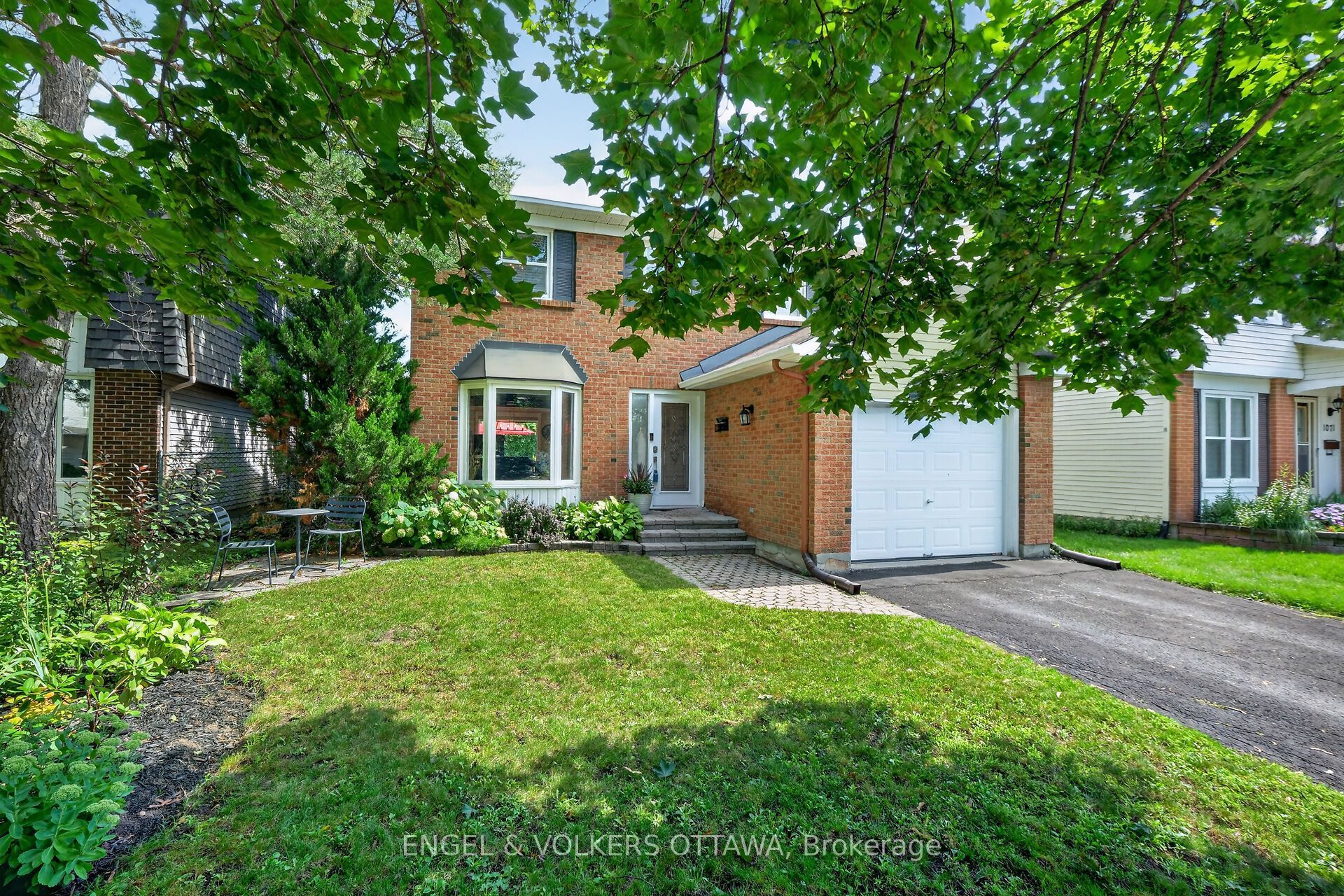 1069 St Germain Crescent, Orleans - Convent Glen and Area, ON K1C 2L7