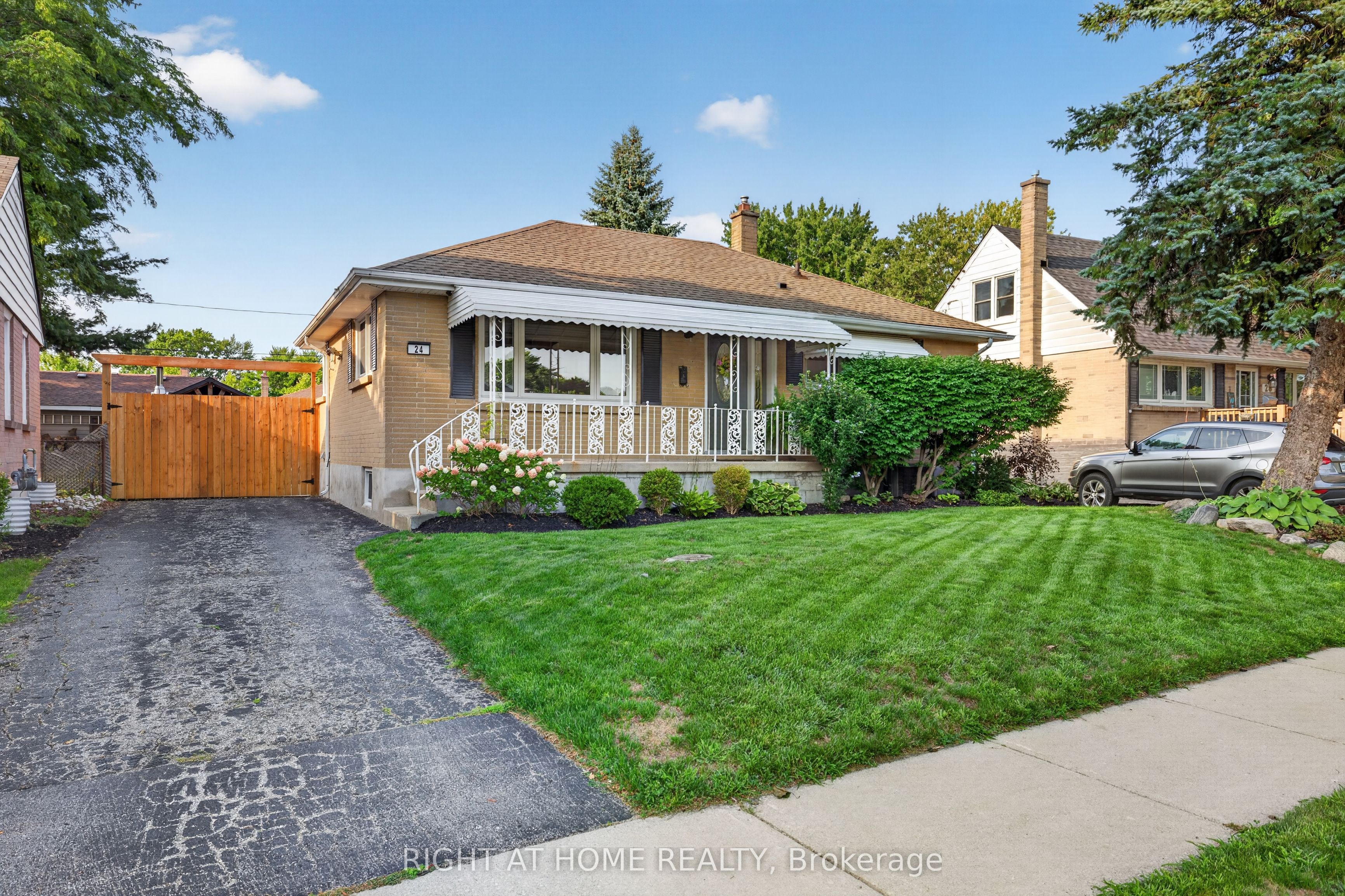 24 Tweedsmuir Avenue, London East, ON N5W 1K5 photo 2