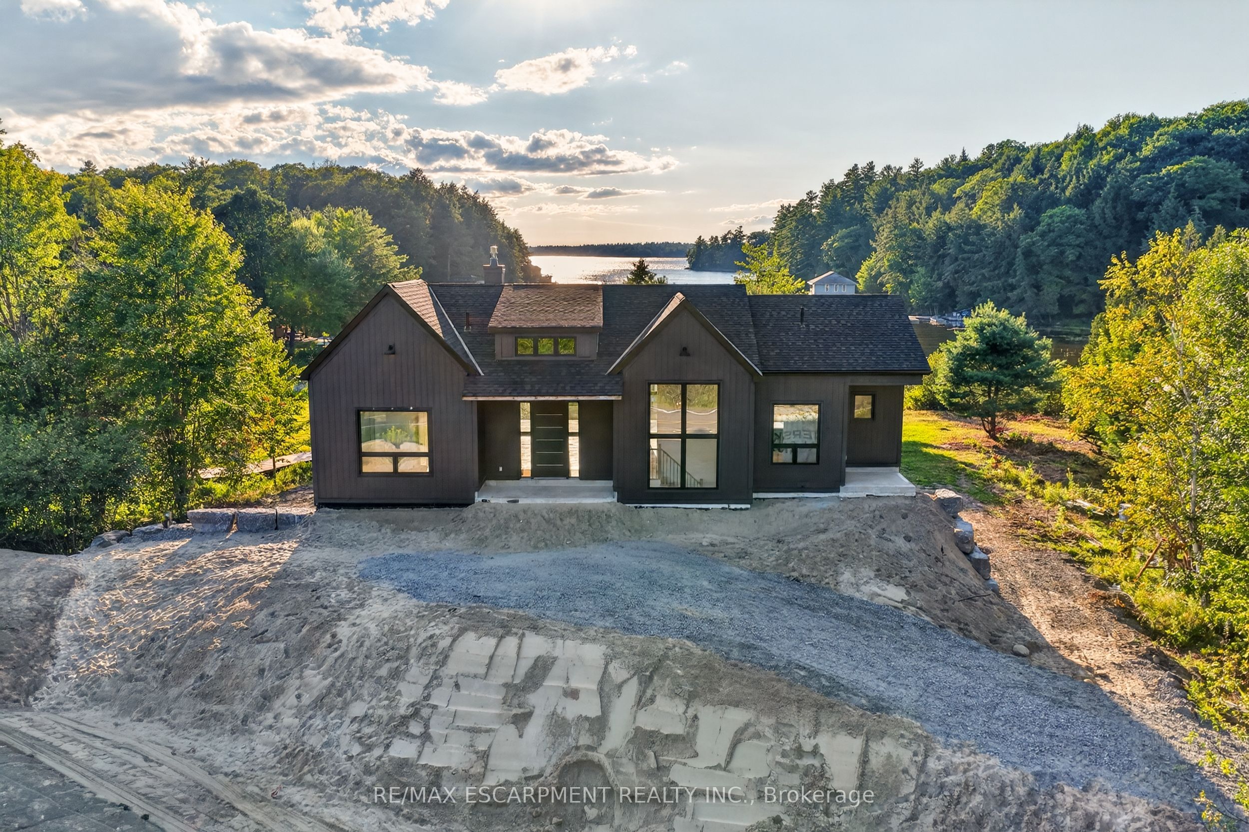 1641 Brackenrig Road, Muskoka Lakes, ON P0B 1J0