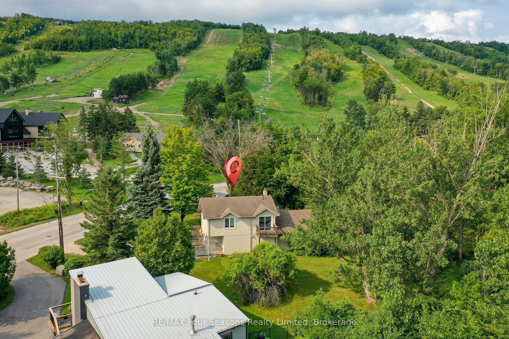 163 Craigleith Road, Blue Mountains, ON L9Y 0S4 photo 4