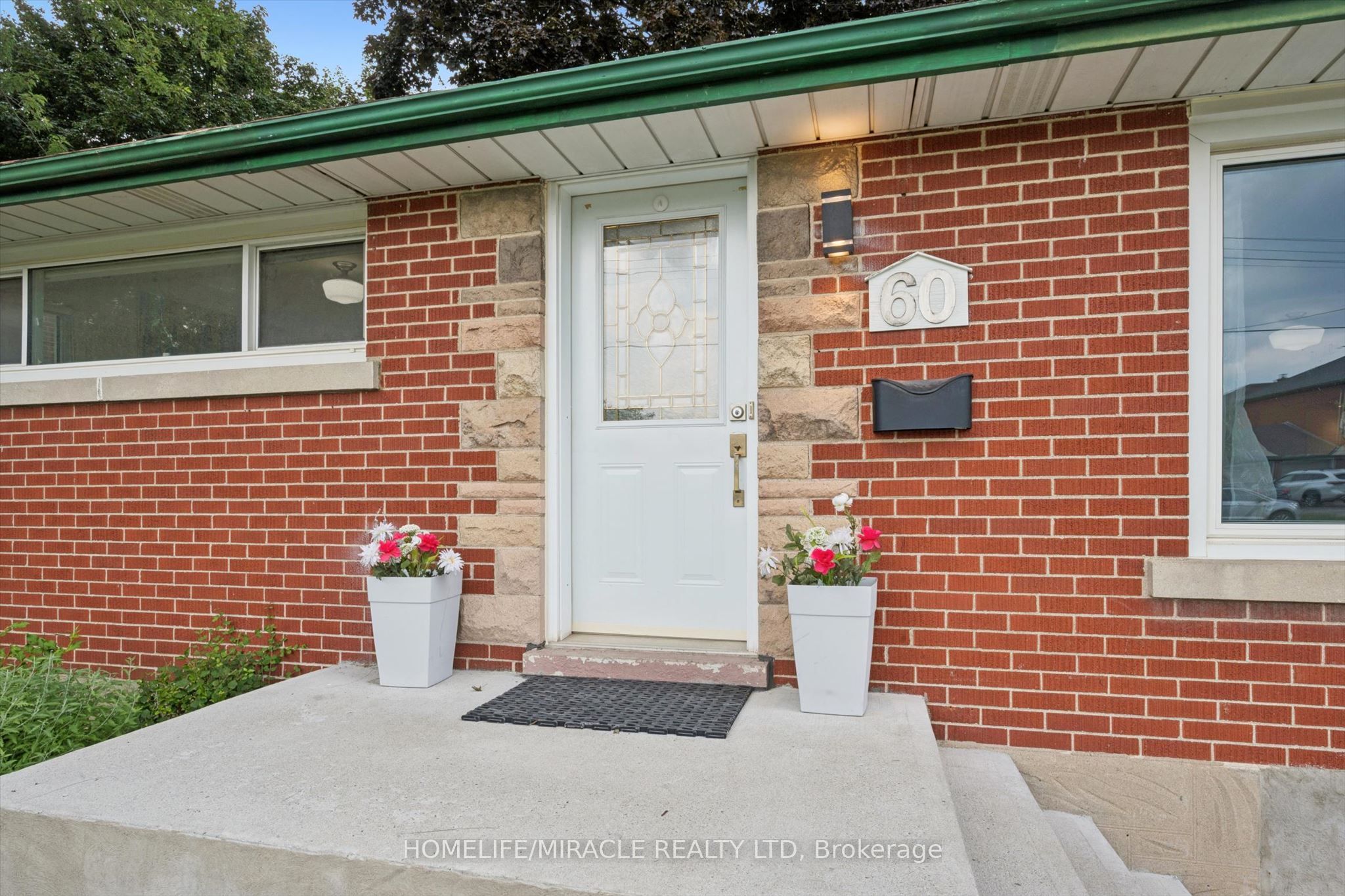 60 Edinburgh Road, Kitchener, ON N2B 1M5 photo 4