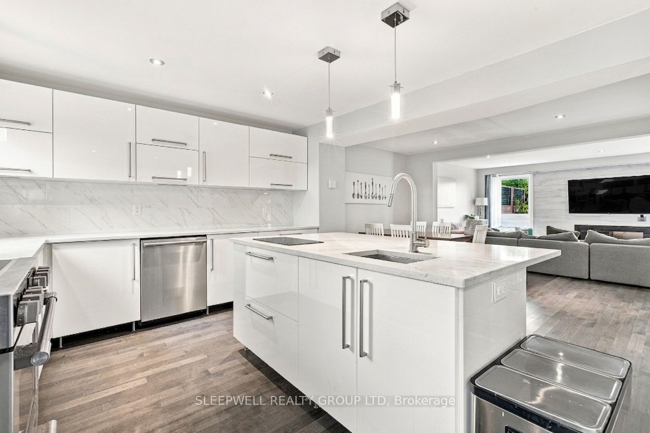 21 Kedgewick Court, Tanglewood - Grenfell Glen - Pineglen, ON K2G 4M9 photo 3