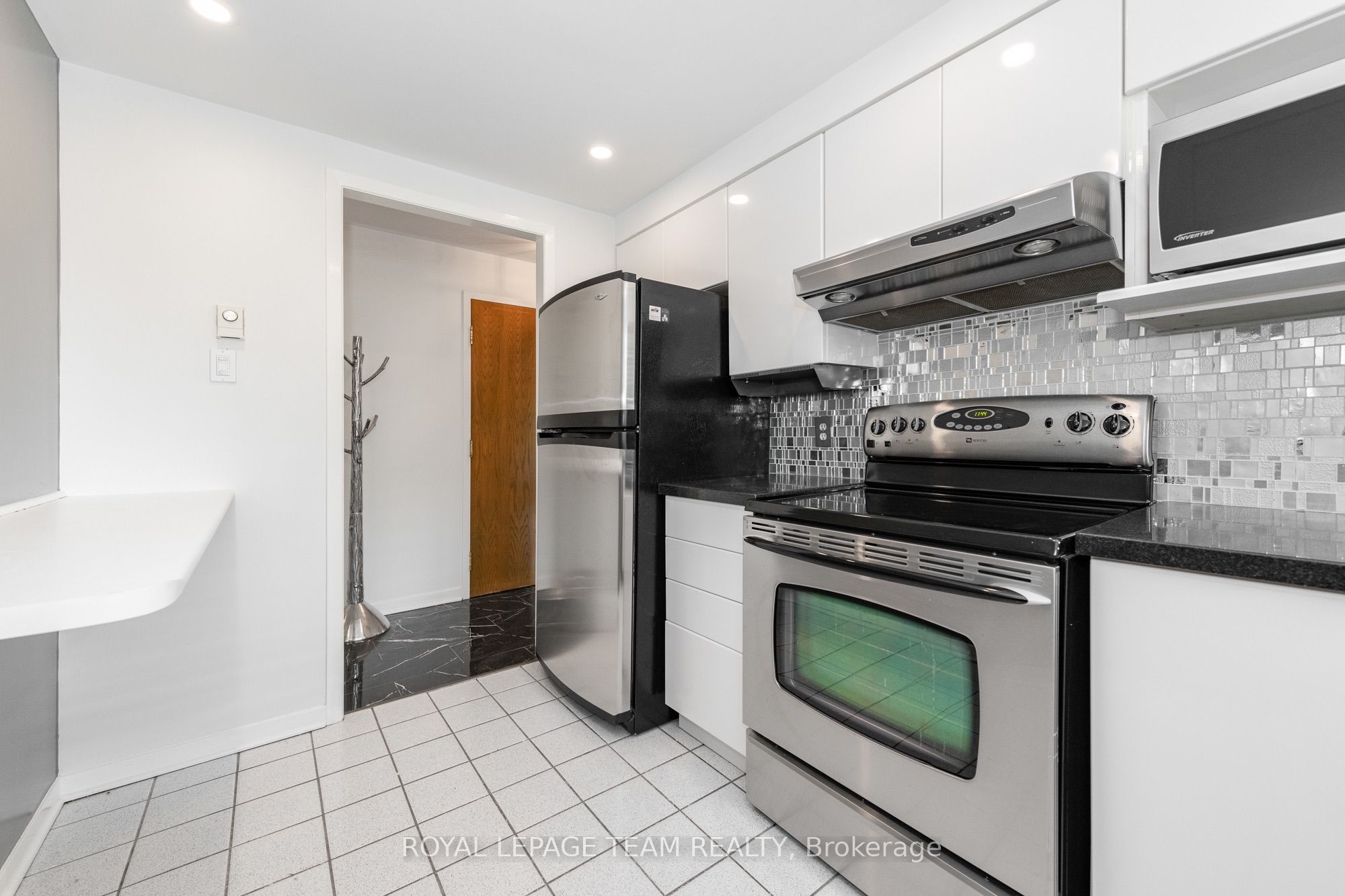 939 NORTH RIVER Road 105, Overbrook - Castleheights and Area, ON K1K 4M9 photo 5