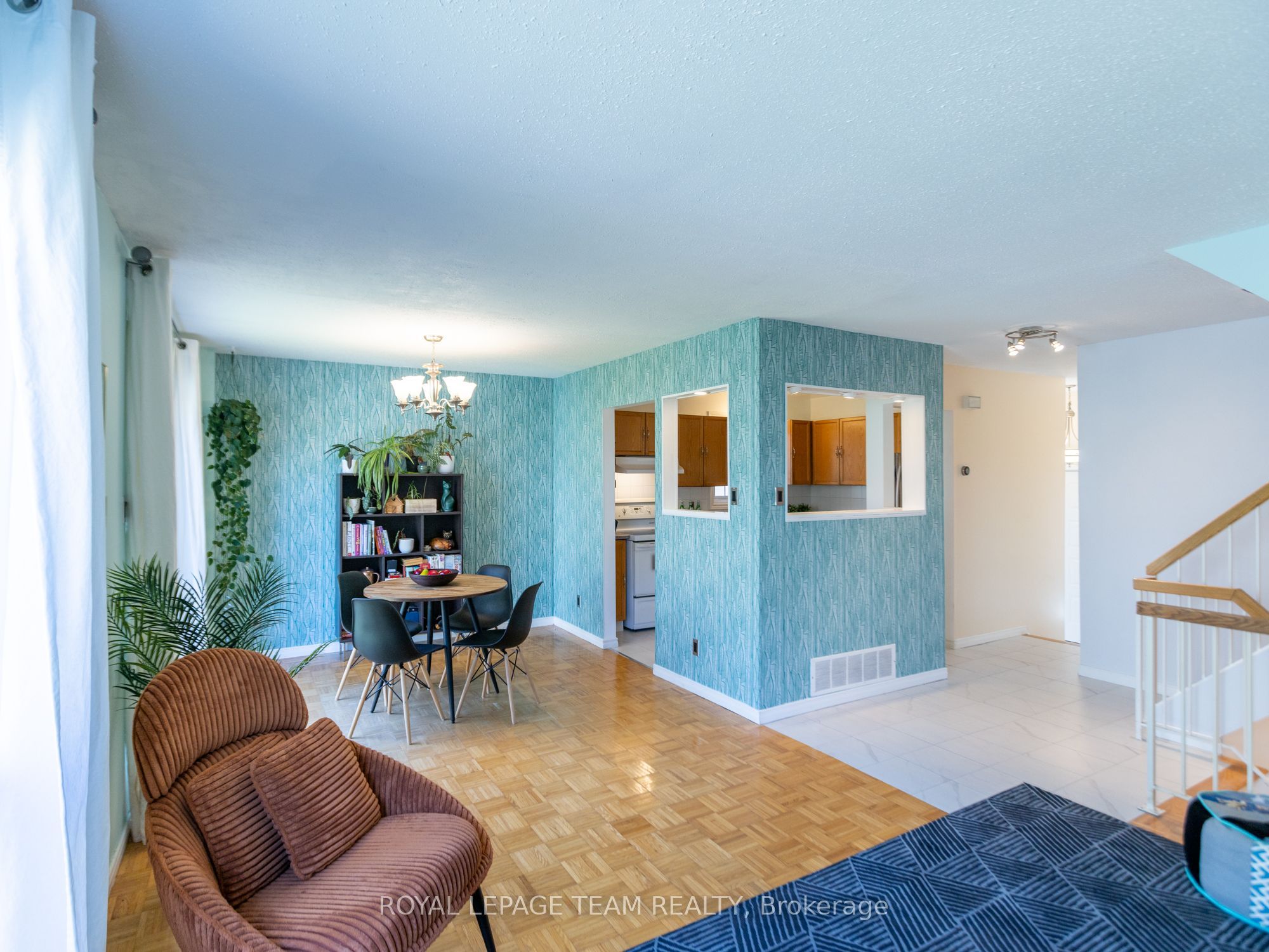 930 Alenmede Crescent, Britannia Heights - Queensway Terrace N and Area, ON K2B 8K5 photo 5