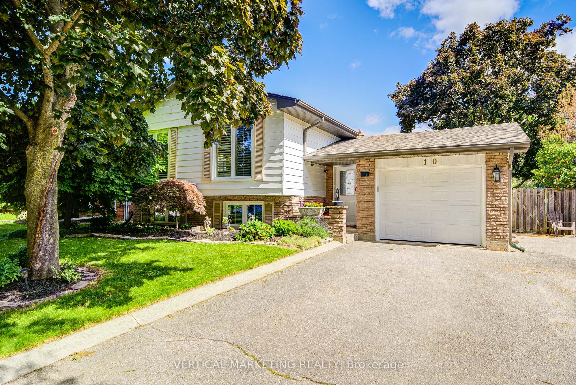 10 Crabapple Court, Brantford, ON N3R 5X9 photo 2