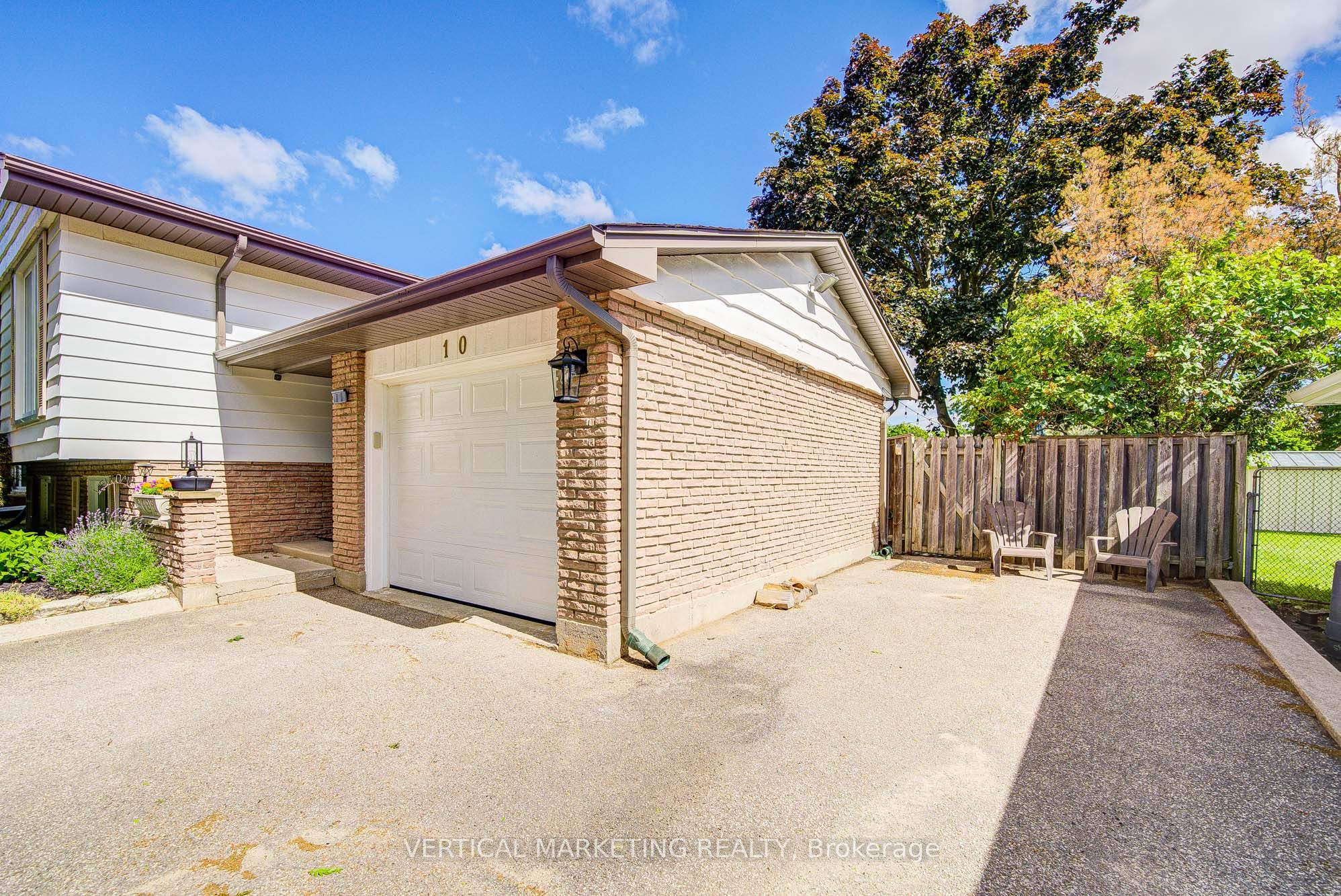 10 Crabapple Court, Brantford, ON N3R 5X9 photo 3