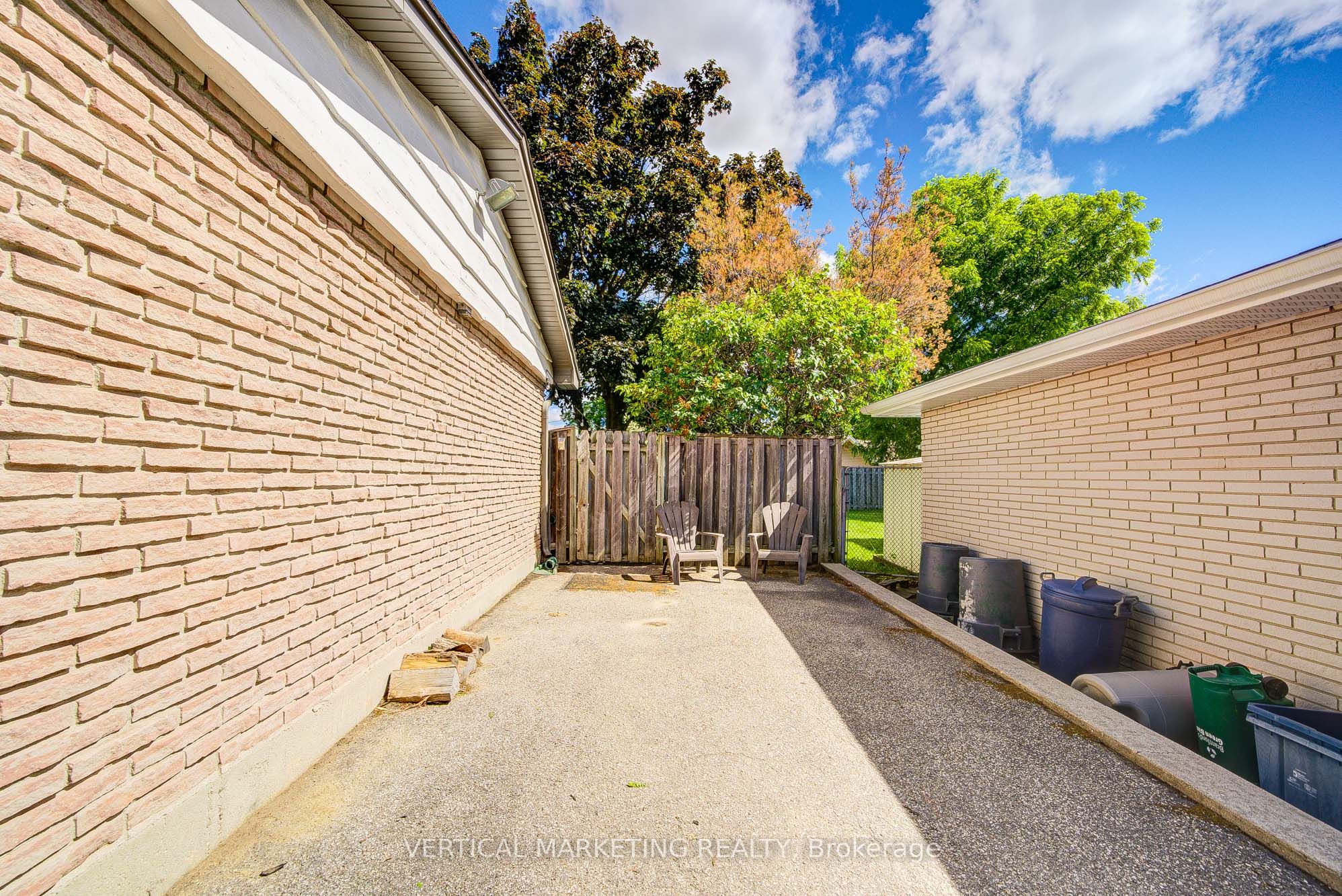 10 Crabapple Court, Brantford, ON N3R 5X9 photo 4
