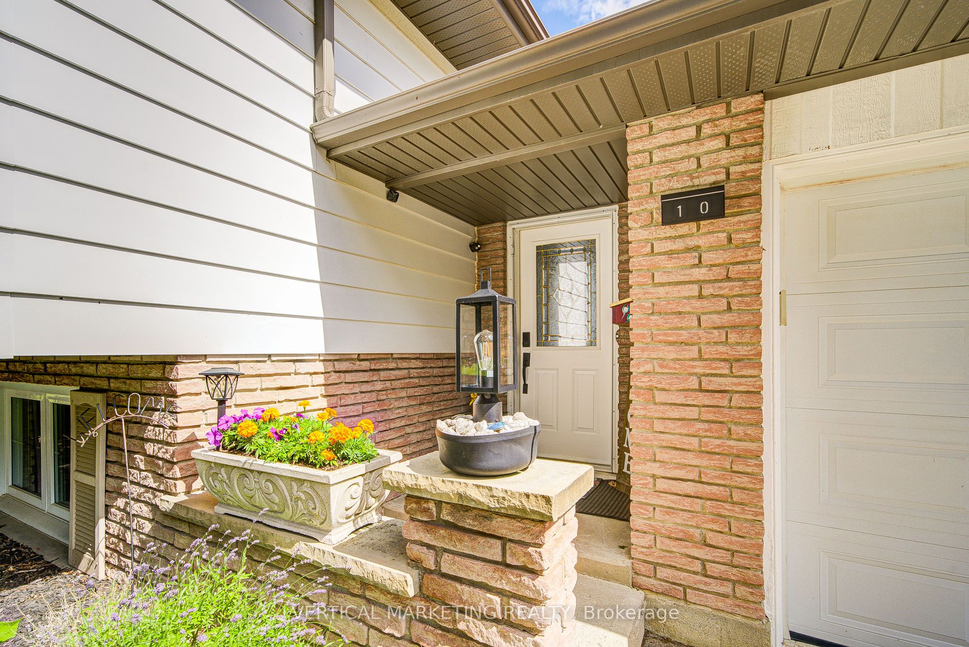 10 Crabapple Court, Brantford, ON N3R 5X9 photo 5