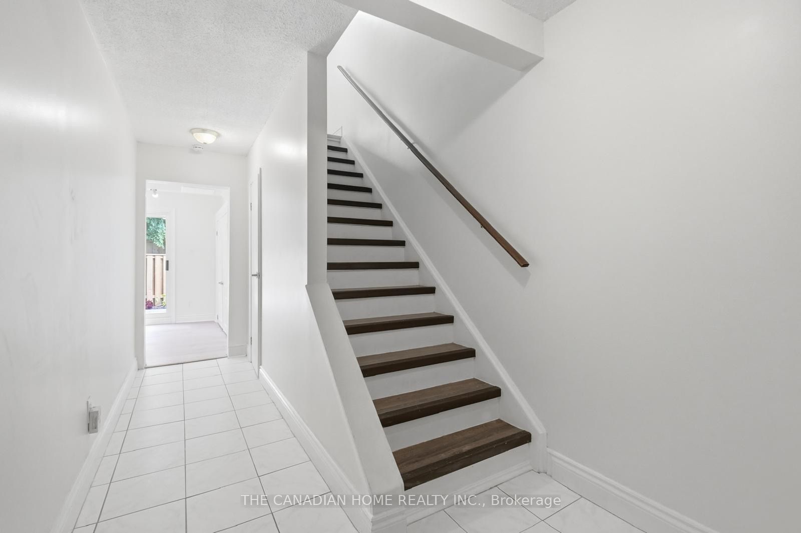 985 Limeridge Road 25, Hamilton, ON L8W 1X9 photo 5