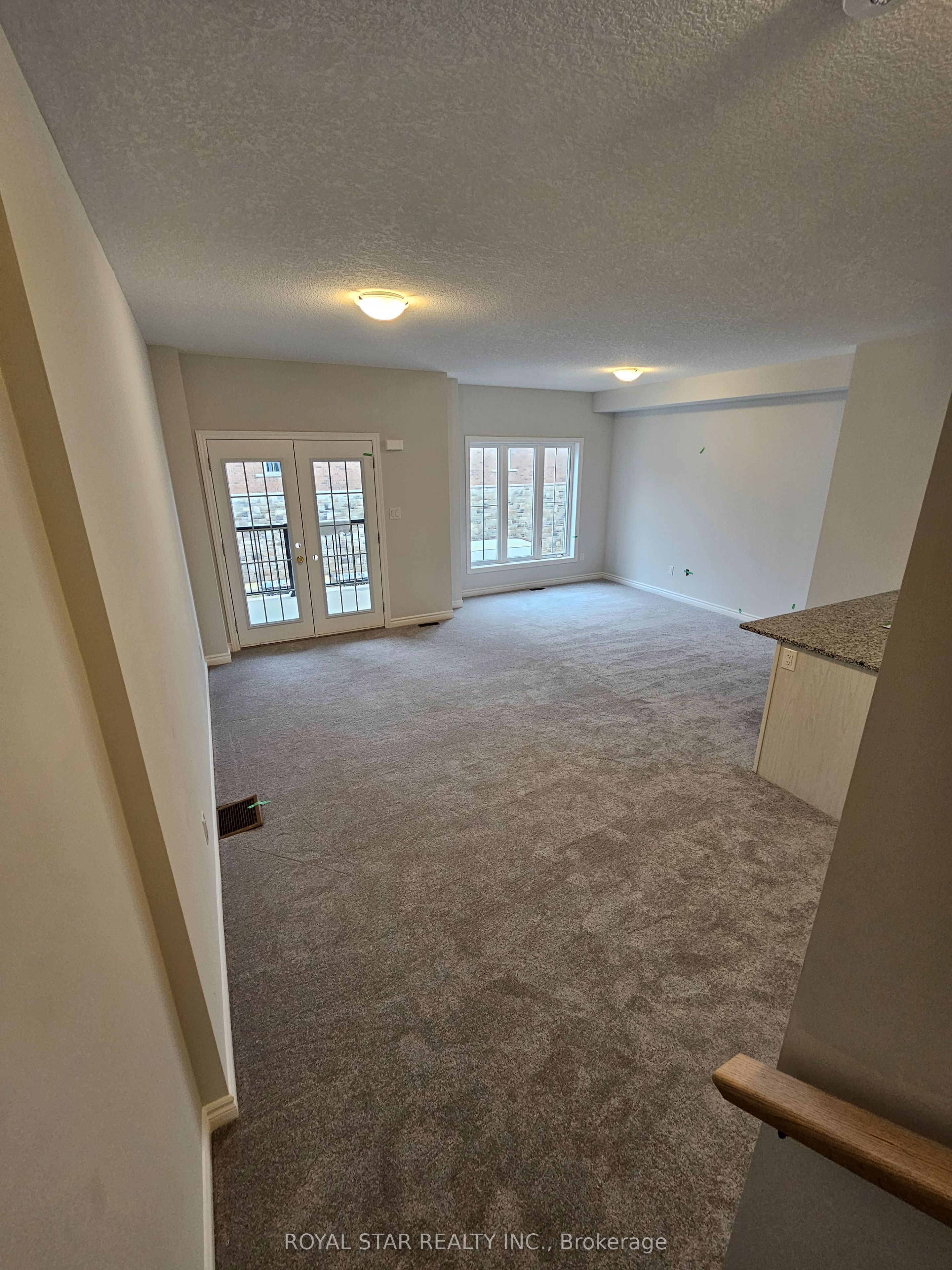 677 Park Road N 98, Brantford, ON N3R 0A2 photo 3