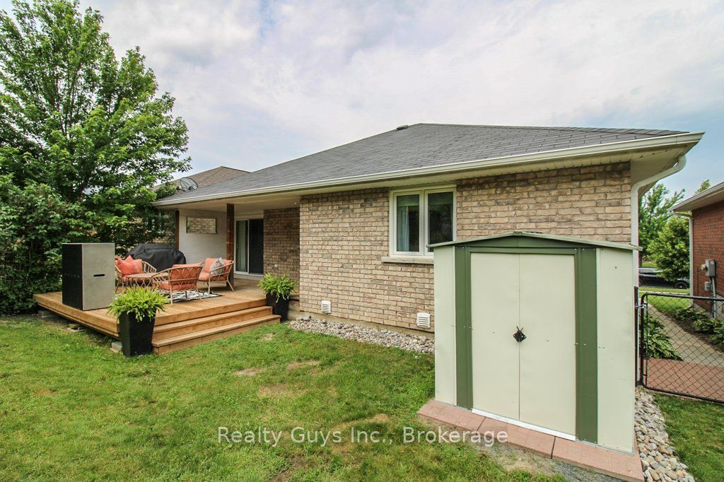 401 Bianco Crescent, Peterborough, ON K9K 0A3 photo 3