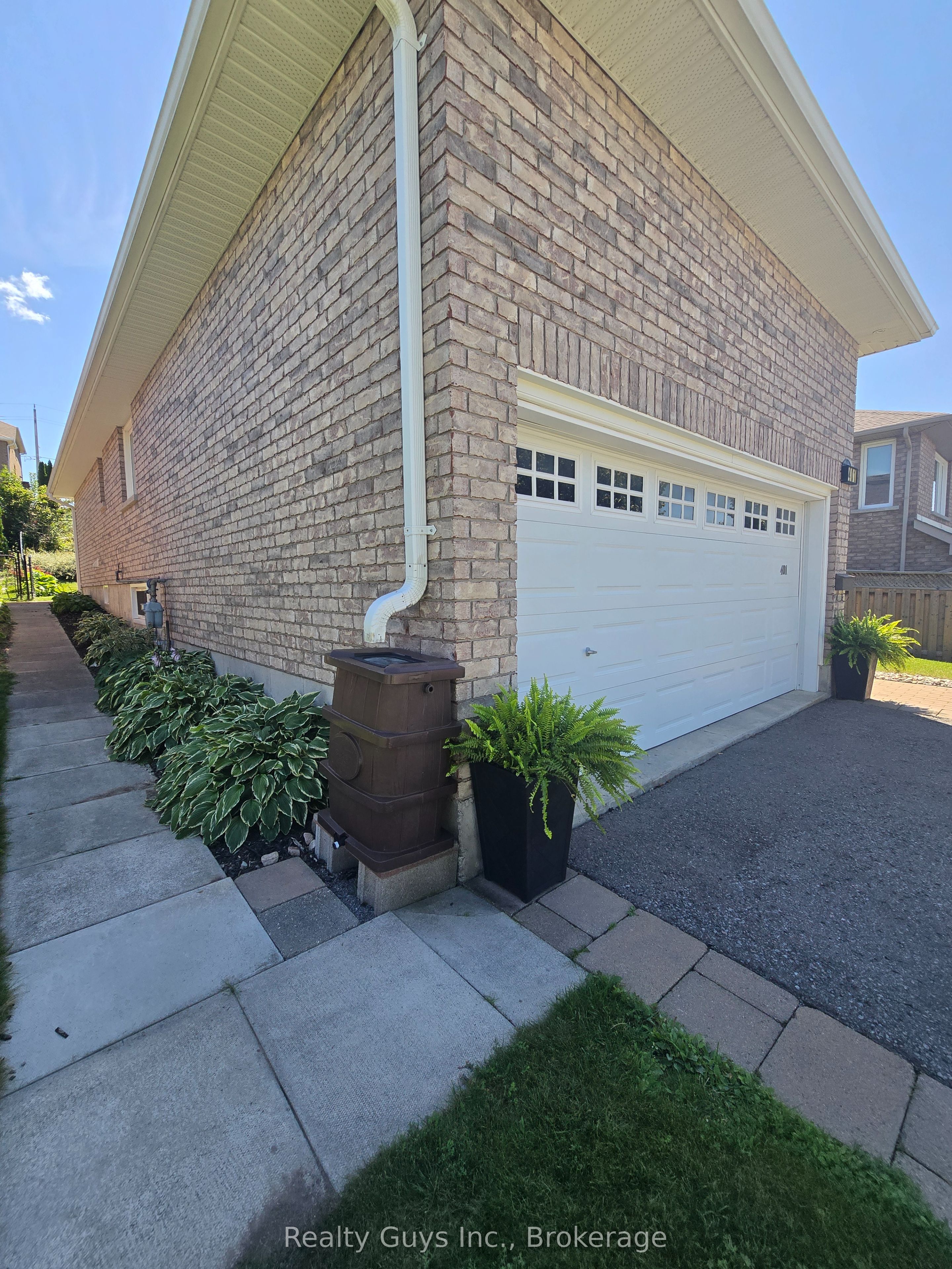 401 Bianco Crescent, Peterborough, ON K9K 0A3 photo 4