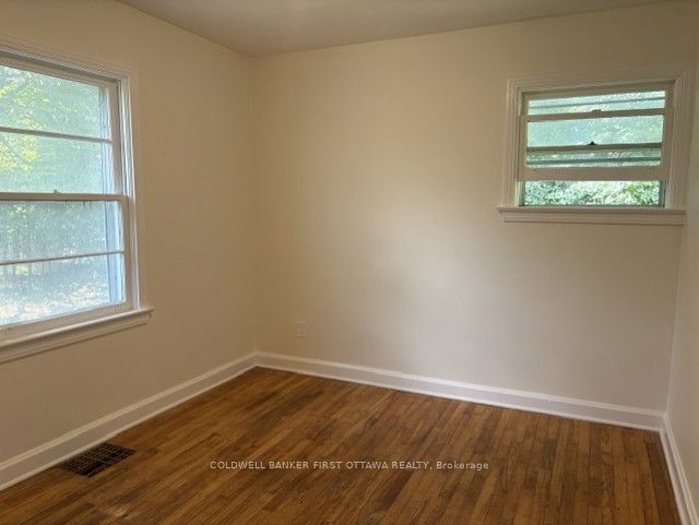 92 Lotta Avenue, Meadowlands - Crestview and Area, ON K2G 2B7 photo 3