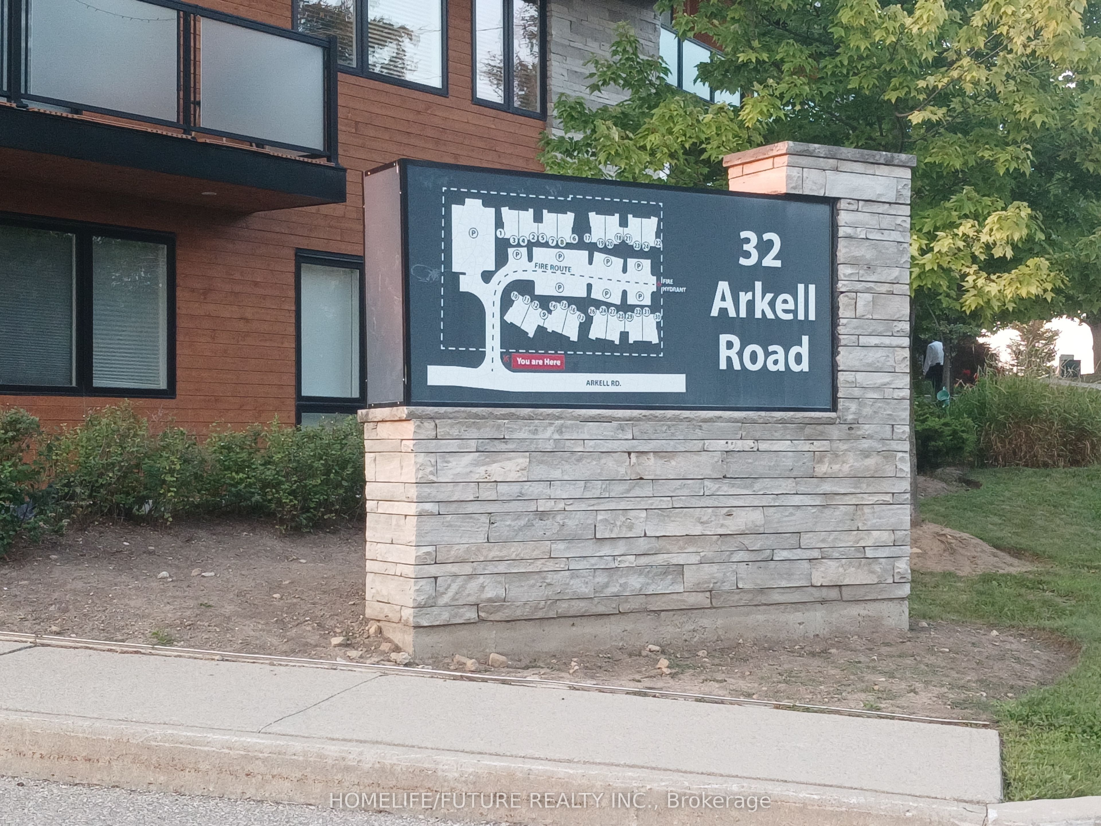 32 Arkell Road 18, Guelph, ON N1L 0L4
