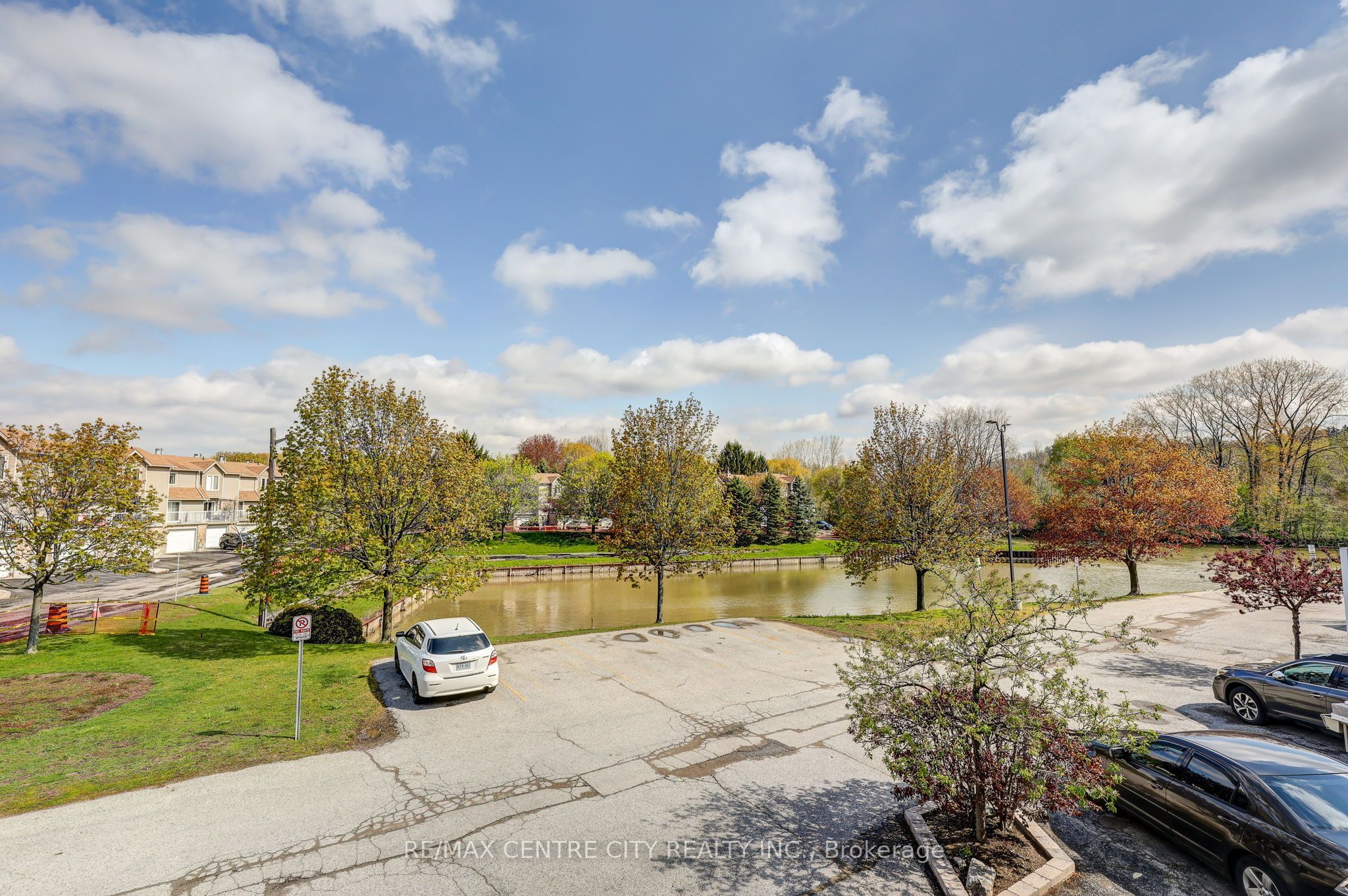 301 Carlow Road 31, Central Elgin, ON N5L 1B7 photo 3