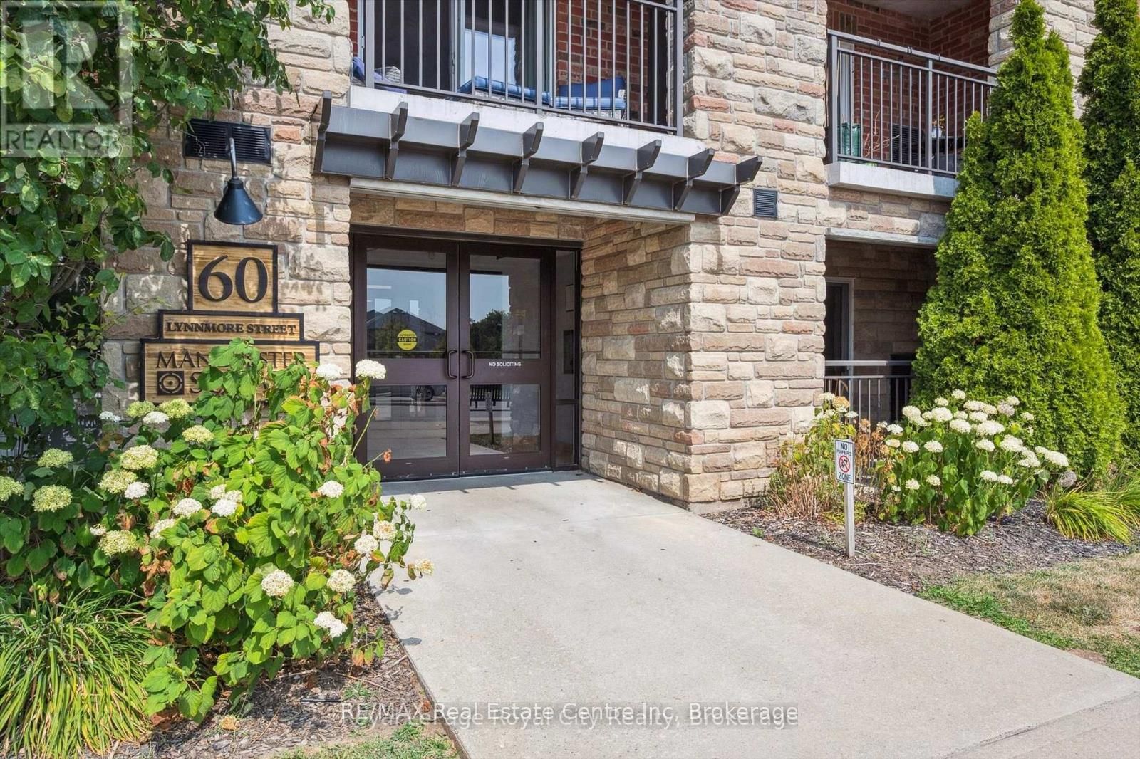 60 Lynnmore Street 208, Guelph, ON N1L 0J8