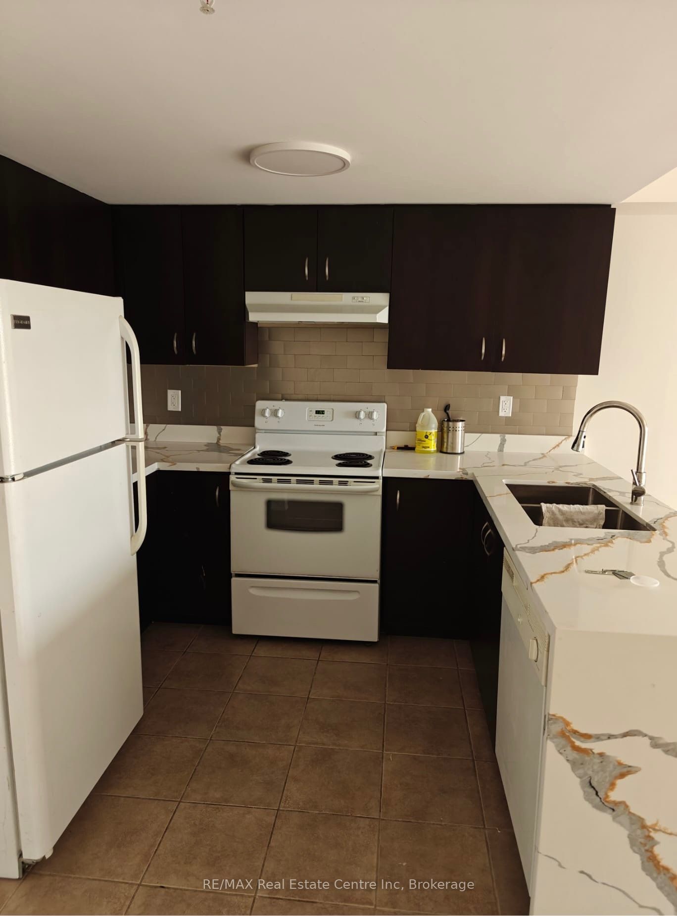 60 Lynnmore Street 208, Guelph, ON N1L 0J8 photo 2