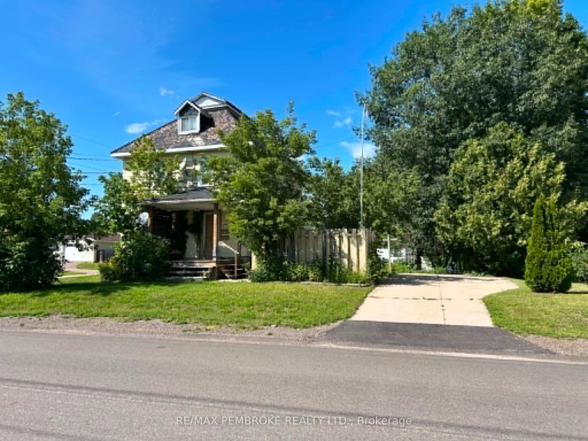 539 Mcgee Street, Pembroke, ON K8A 6E3 photo 2