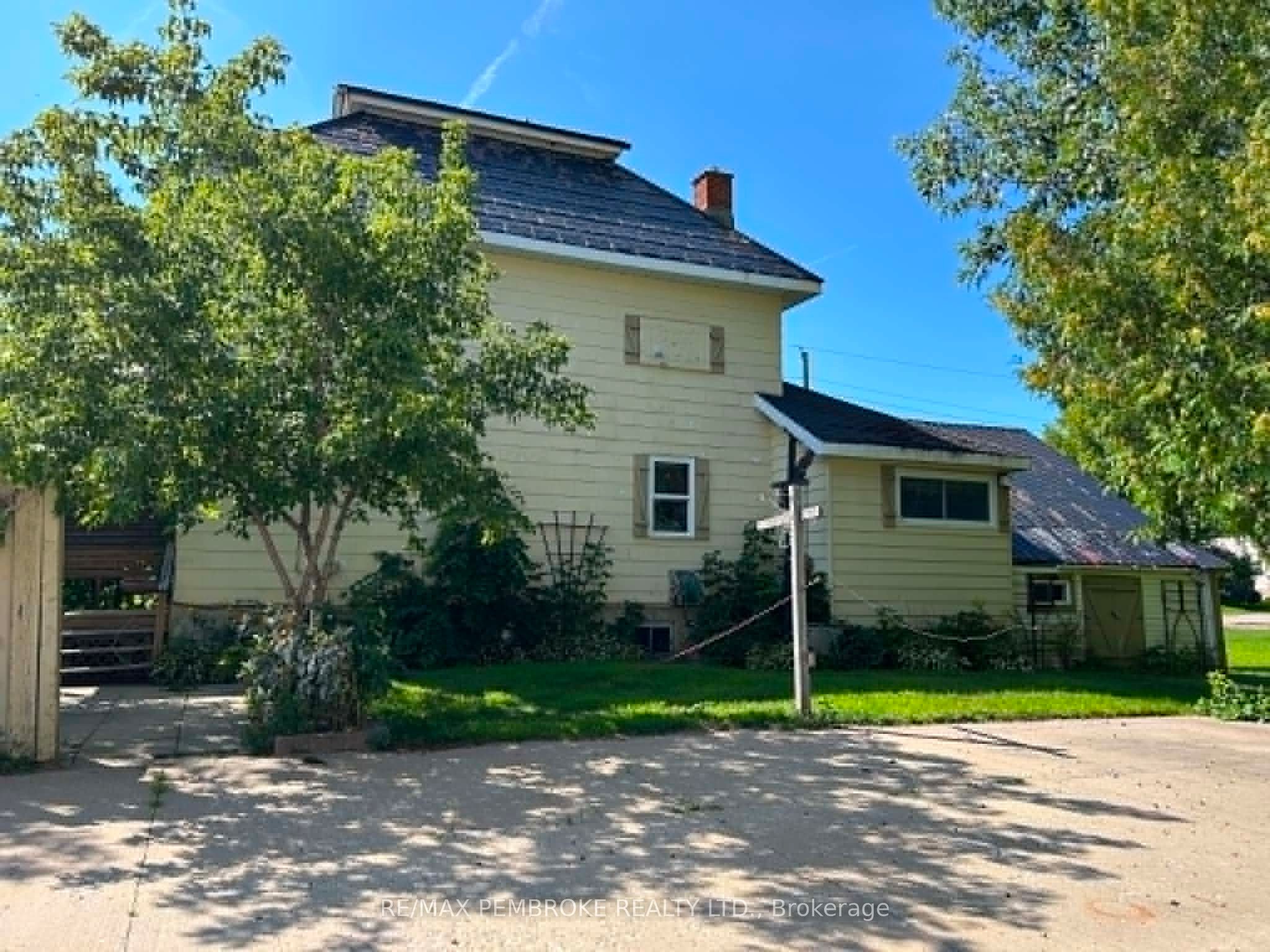 539 Mcgee Street, Pembroke, ON K8A 6E3 photo 3