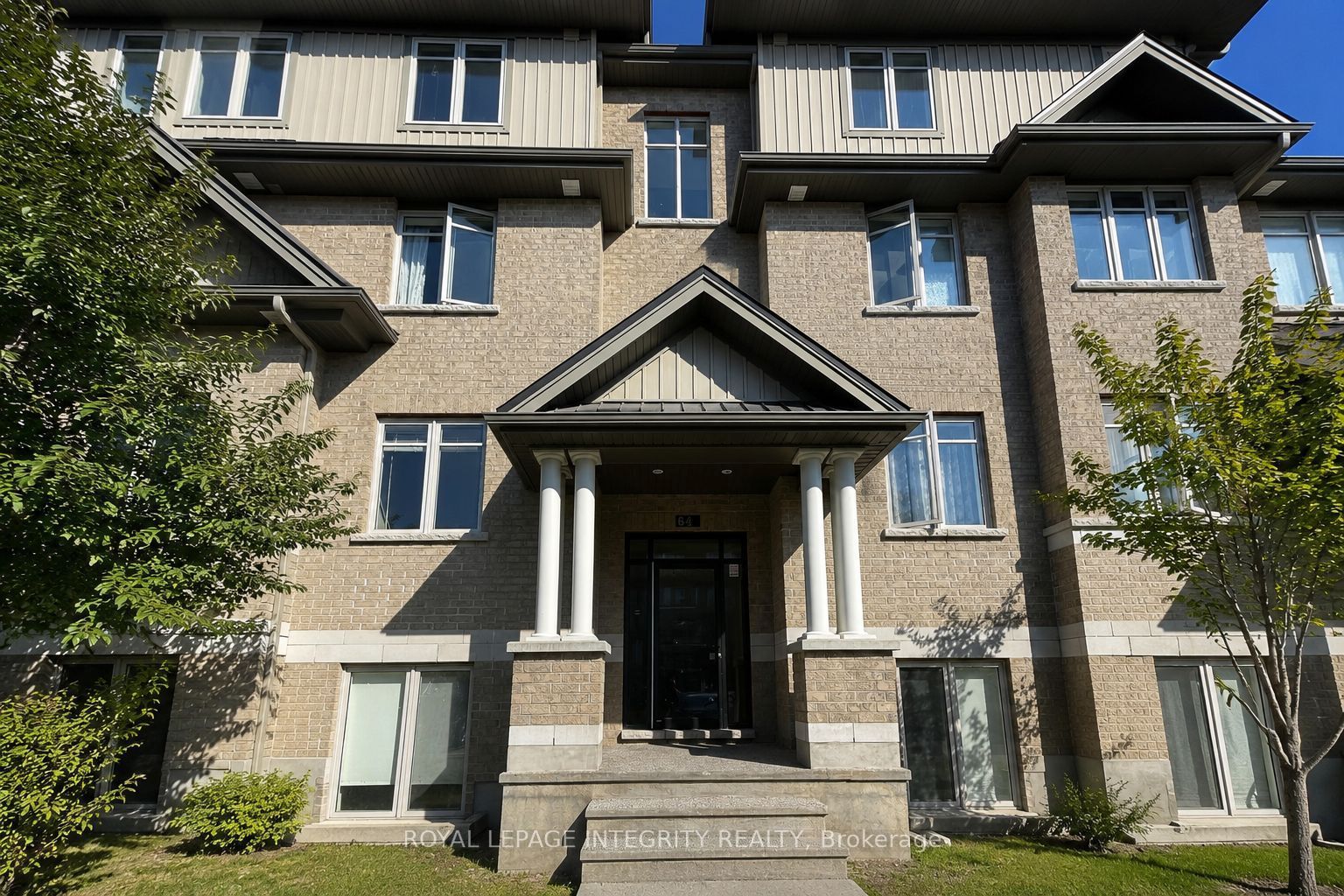 64 TIPPERARY Private D, Barrhaven, ON K2J 2T3