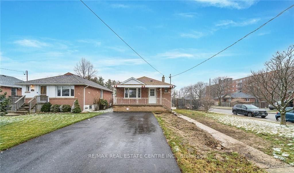 364 EAST 14TH Street Basement Only, Hamilton, ON L9A 4C4