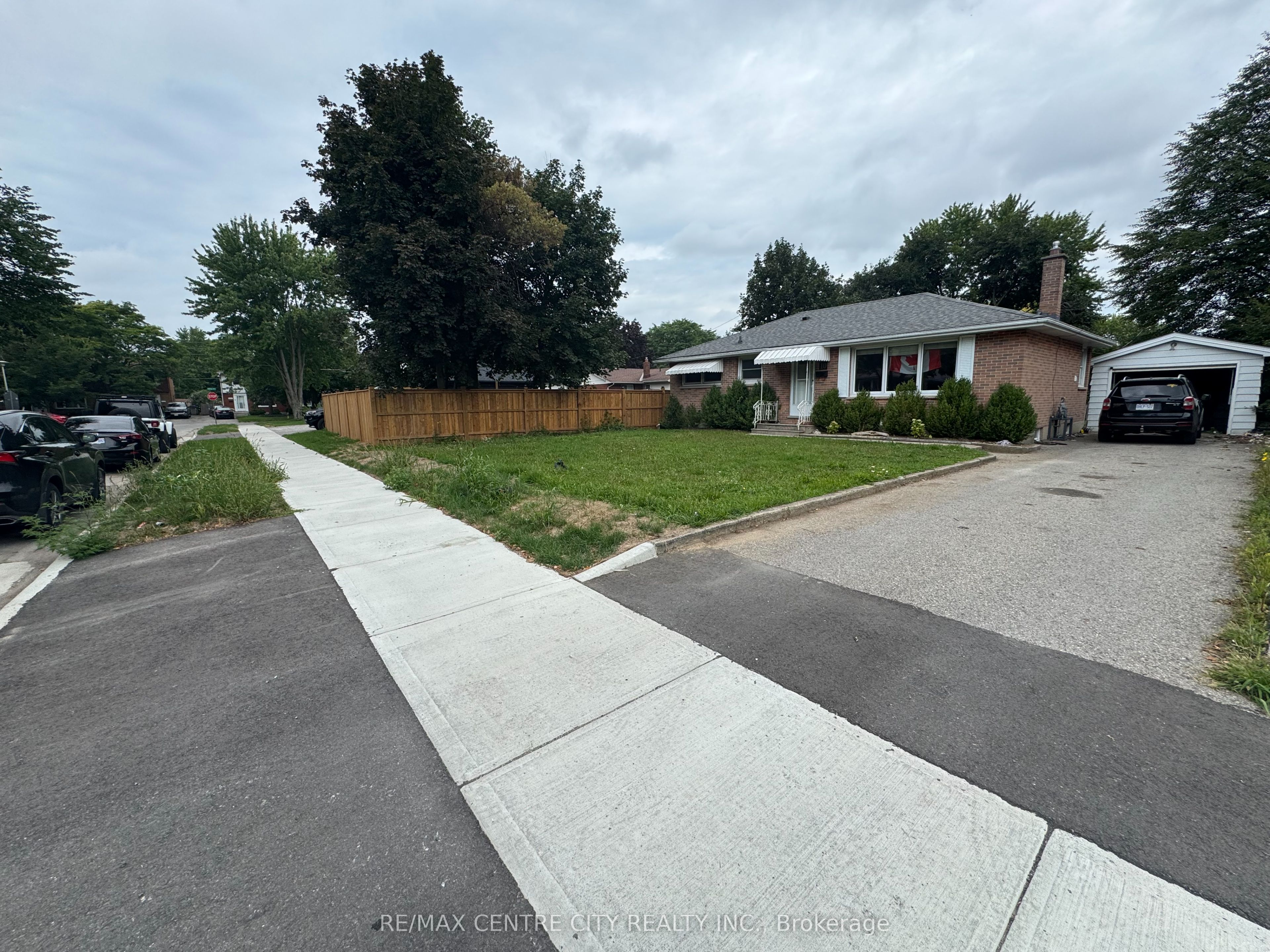 10 Tewksbury Crescent, London East, ON N5V 2M8 photo 3
