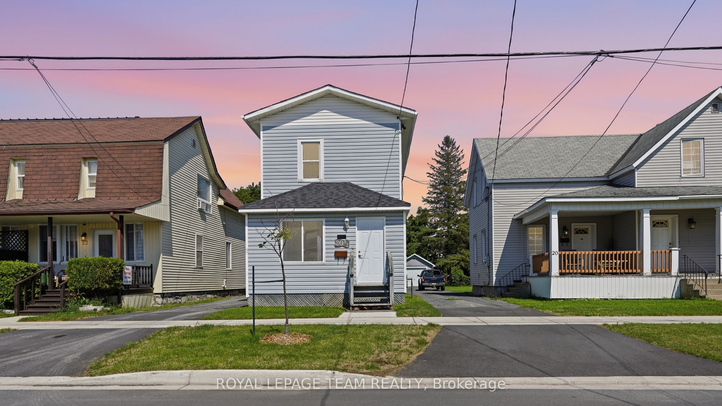 20 1/2 Lawrence Avenue, Cornwall, ON K6H 5R5