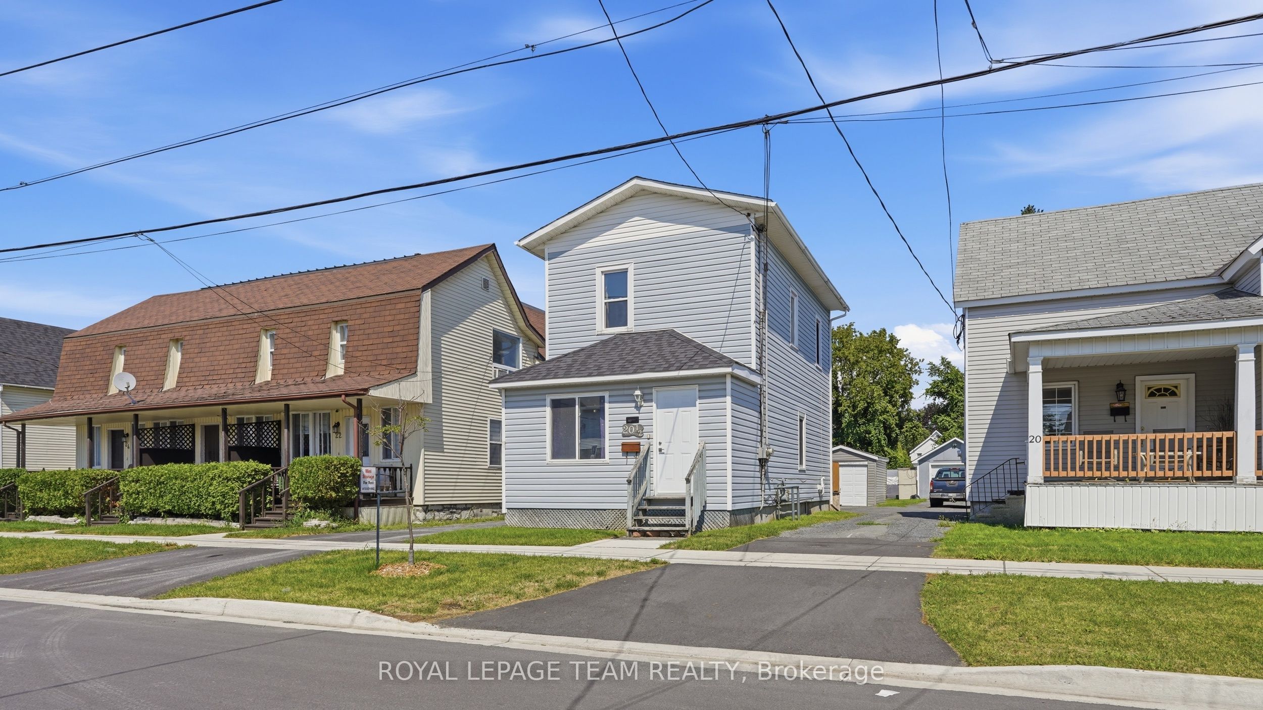 20 1/2 Lawrence Avenue, Cornwall, ON K6H 5R5 photo 2