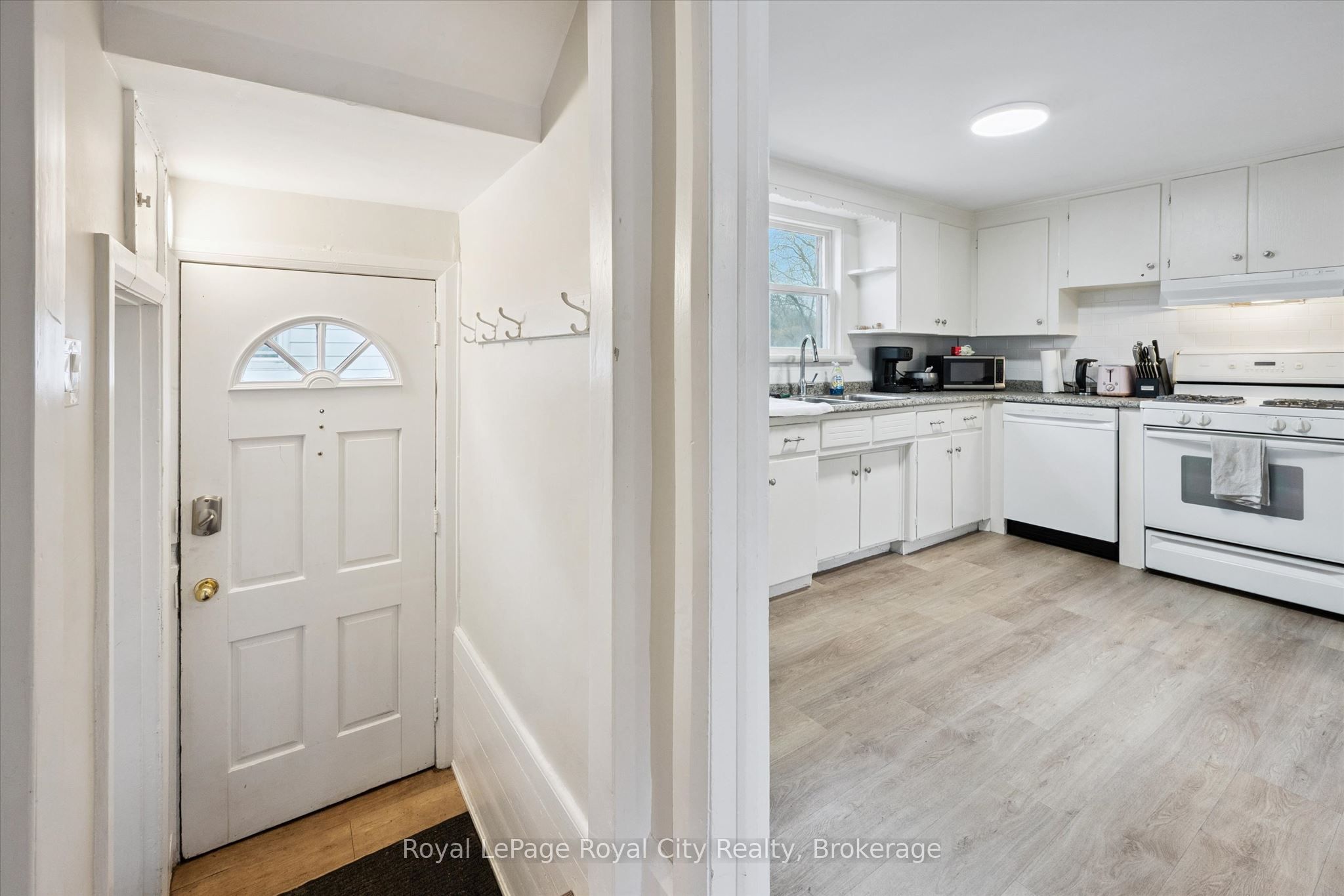 29 Hooper Street W 2, Guelph, ON N1E 5W6 photo 2