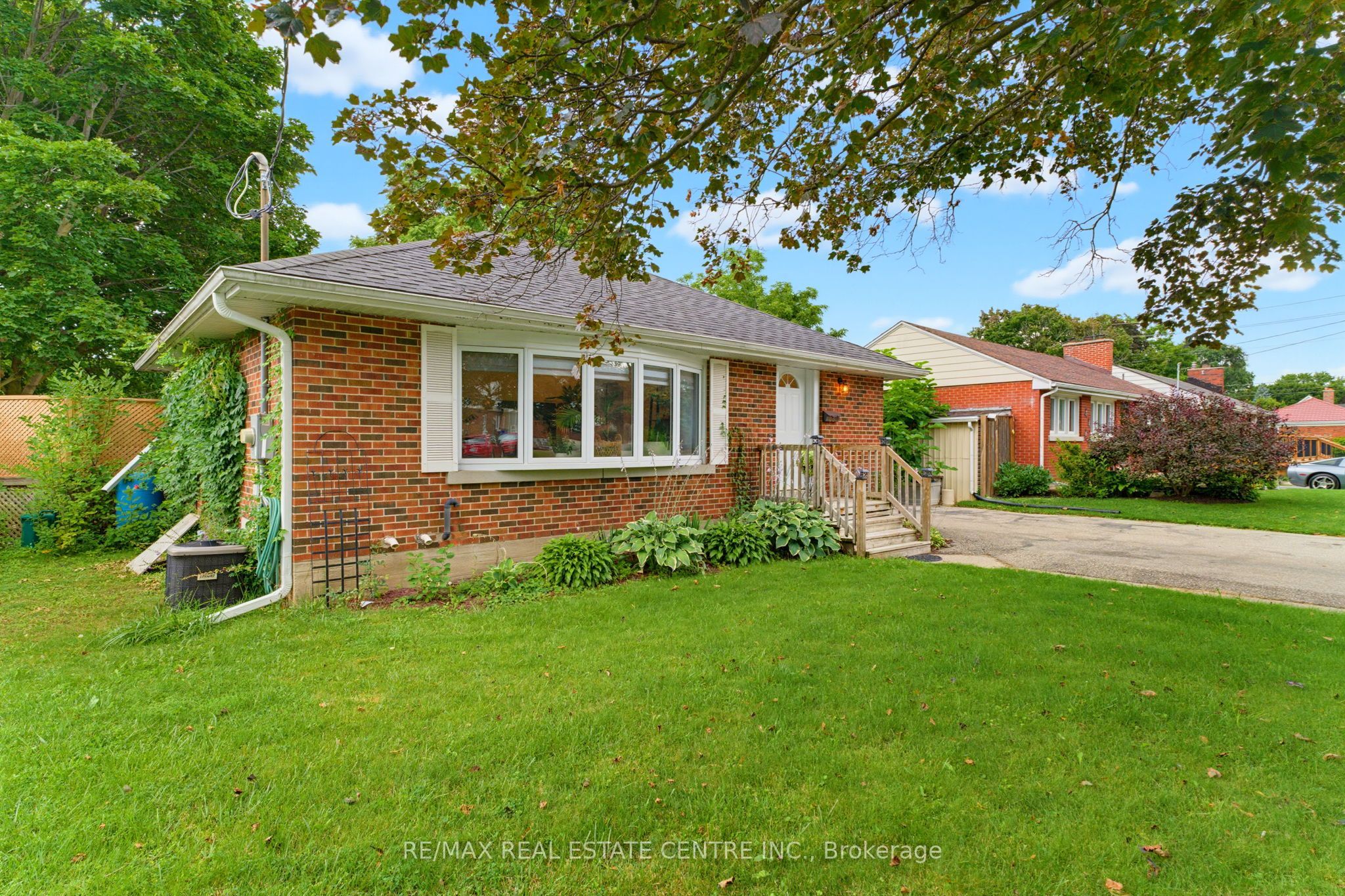 66 Scrimger Avenue, Cambridge, ON N1R 4W3 photo 2
