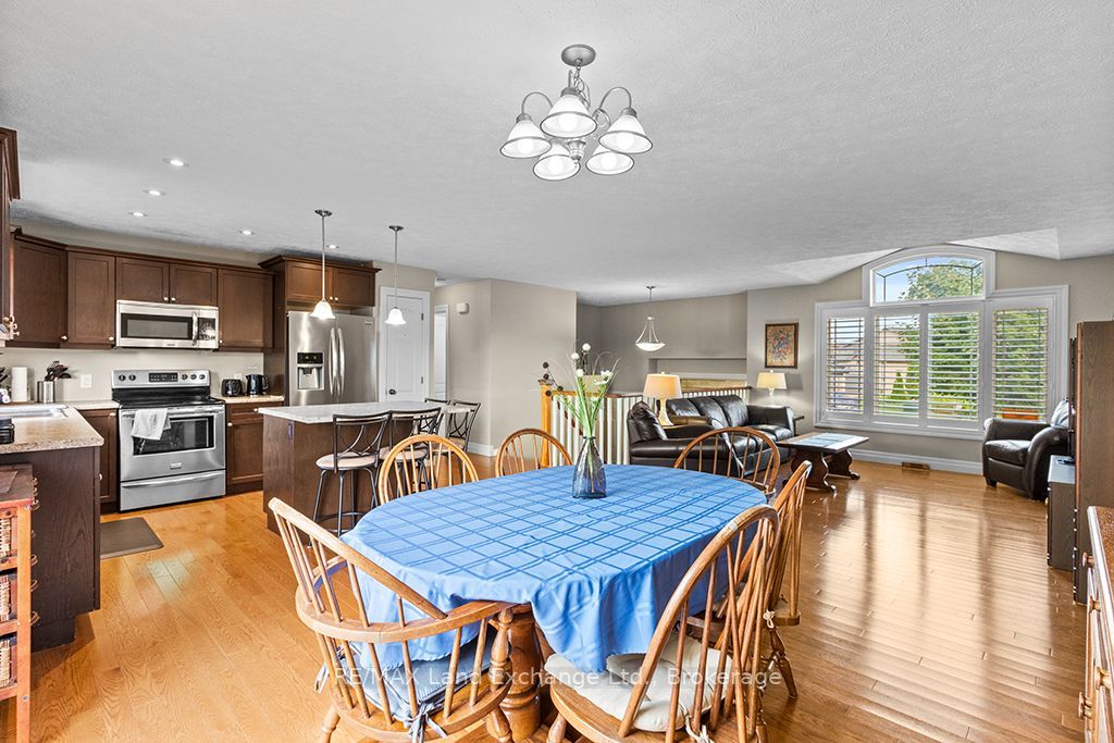 298 Stickel Street, Saugeen Shores, ON N0H 2C1 photo 4