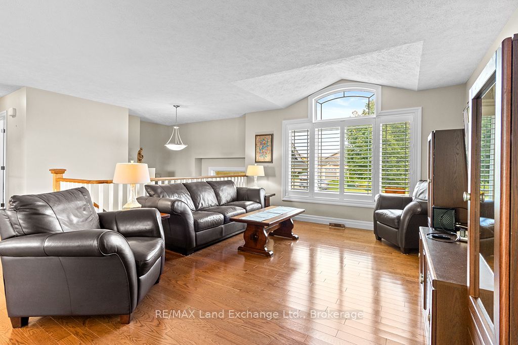 298 Stickel Street, Saugeen Shores, ON N0H 2C1 photo 5