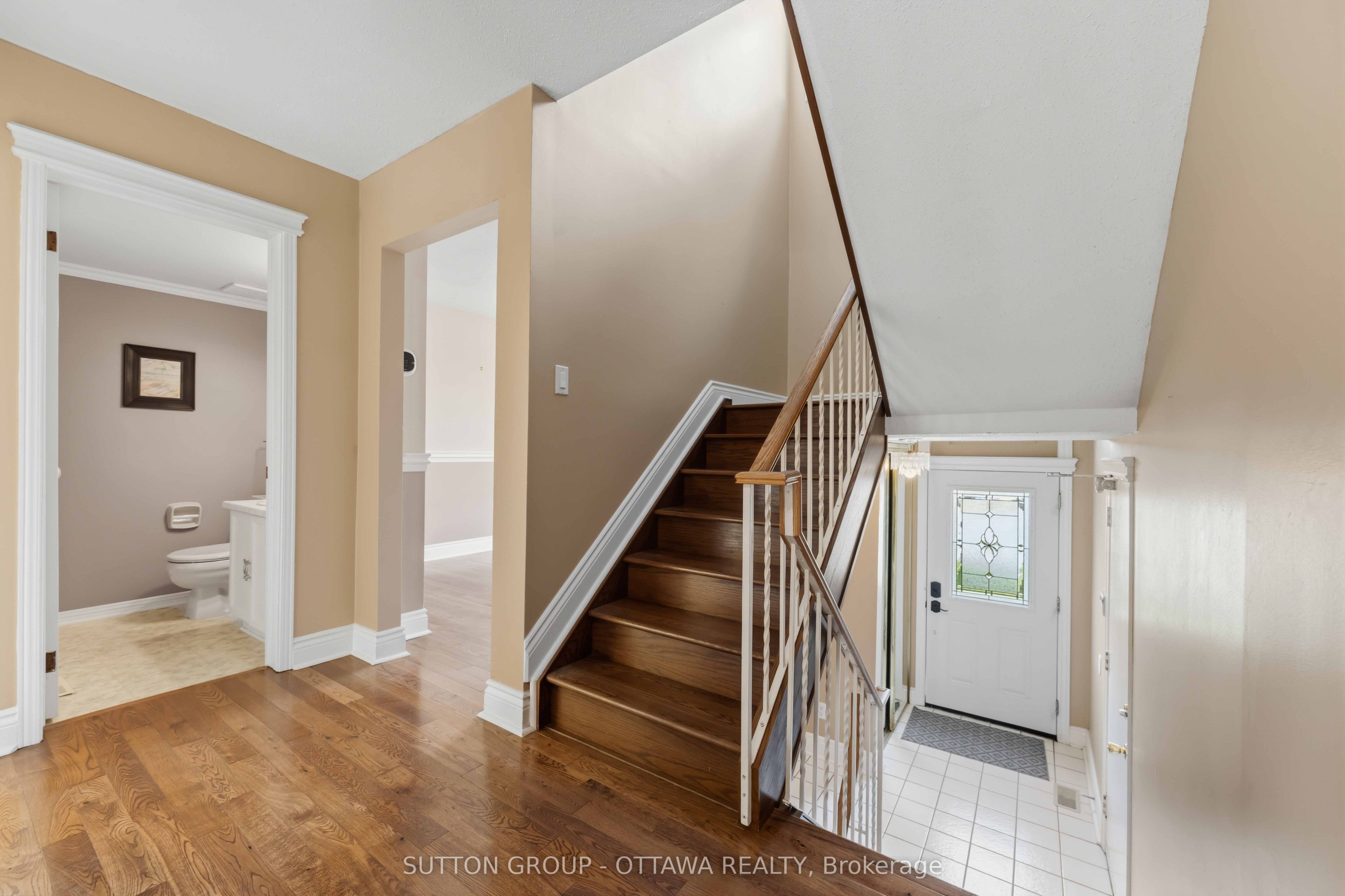 16 Crimson Gate, Hunt Club - South Keys and Area, ON K1T 1Z6 photo 4