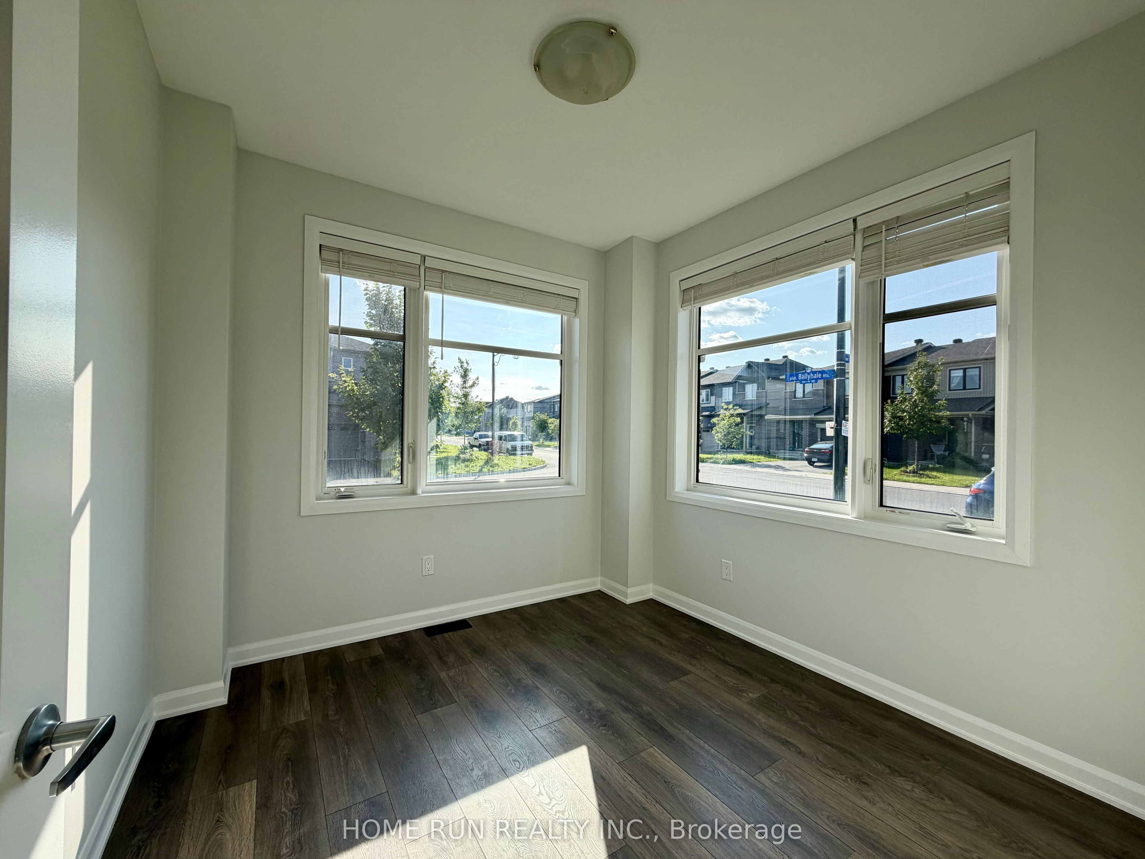 1009 Ballyhale Heights, Barrhaven, ON K2J 6Y5 photo 4