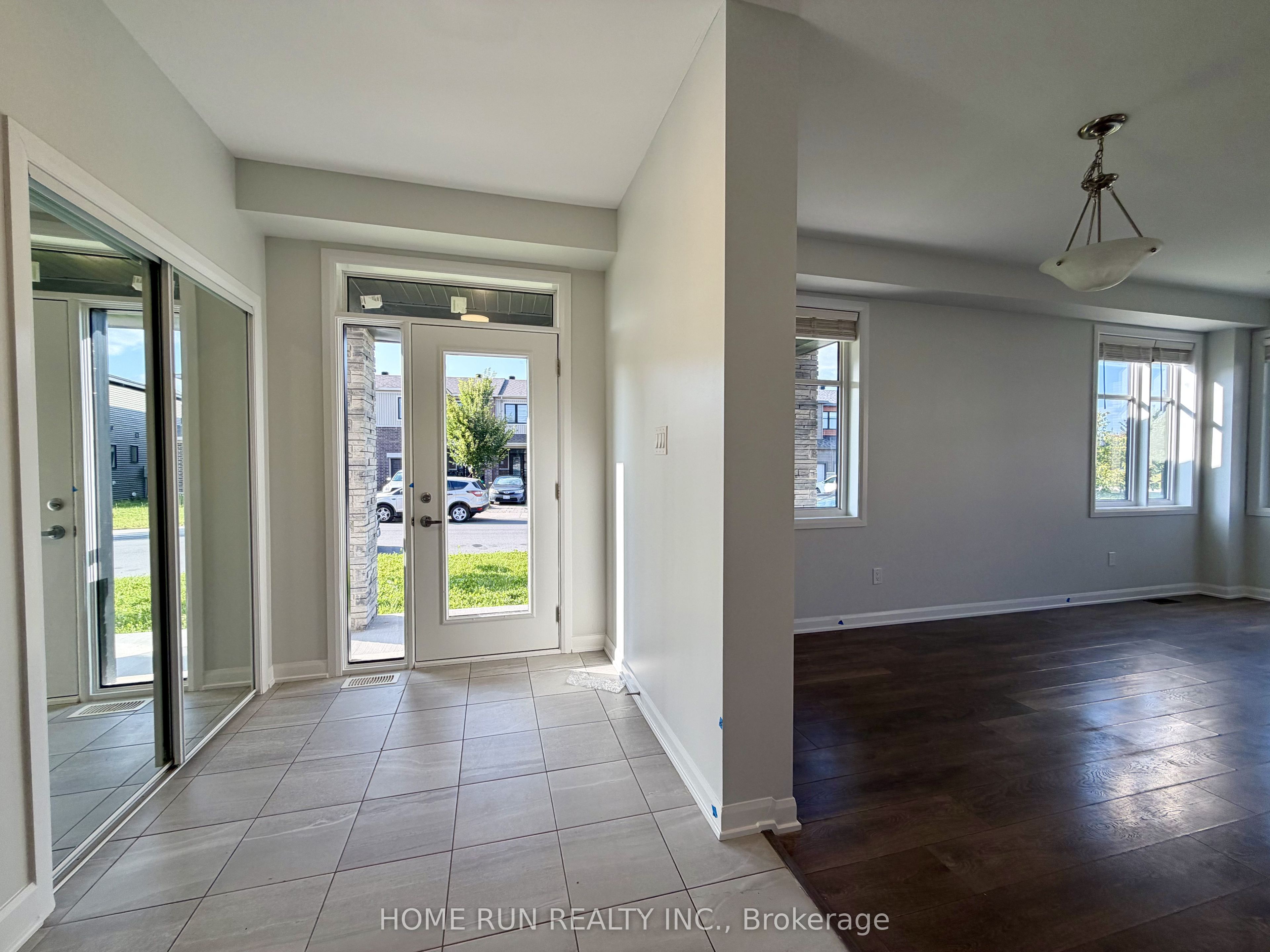 1009 Ballyhale Heights, Barrhaven, ON K2J 6Y5 photo 5