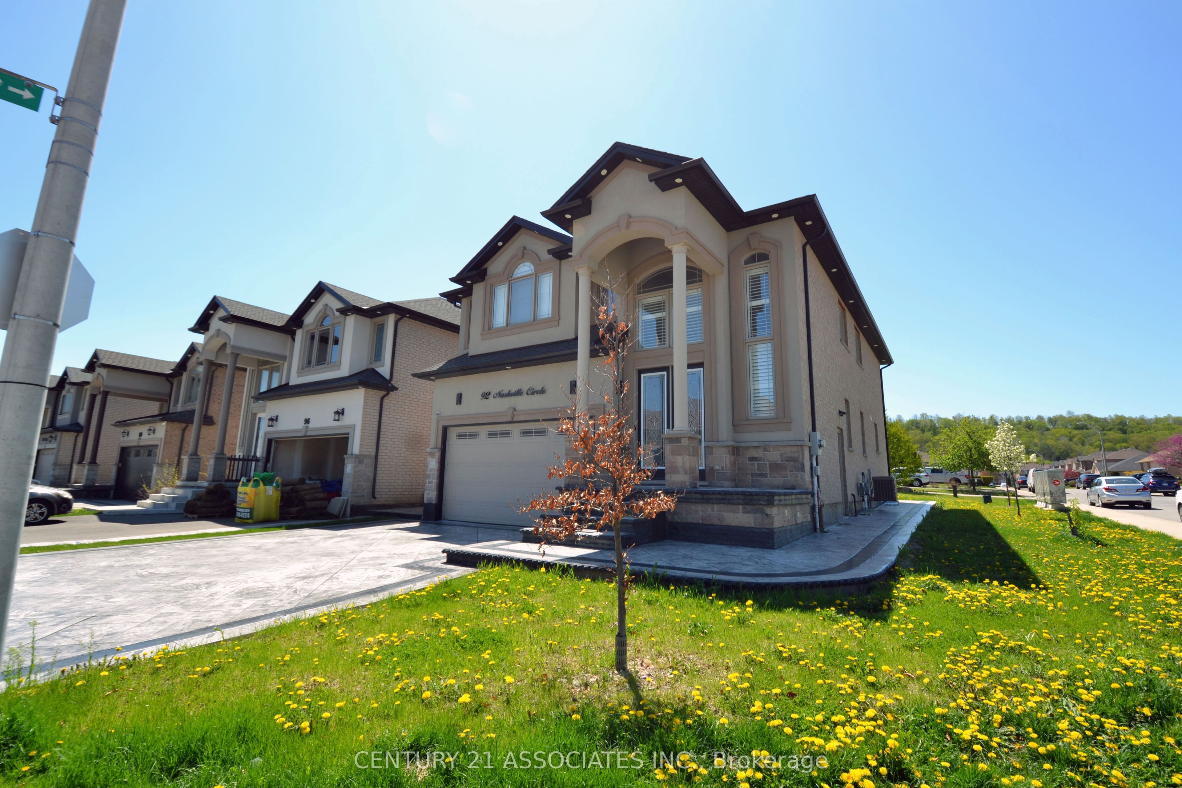 92 Nashville Circle, Hamilton, ON L8G 5H2