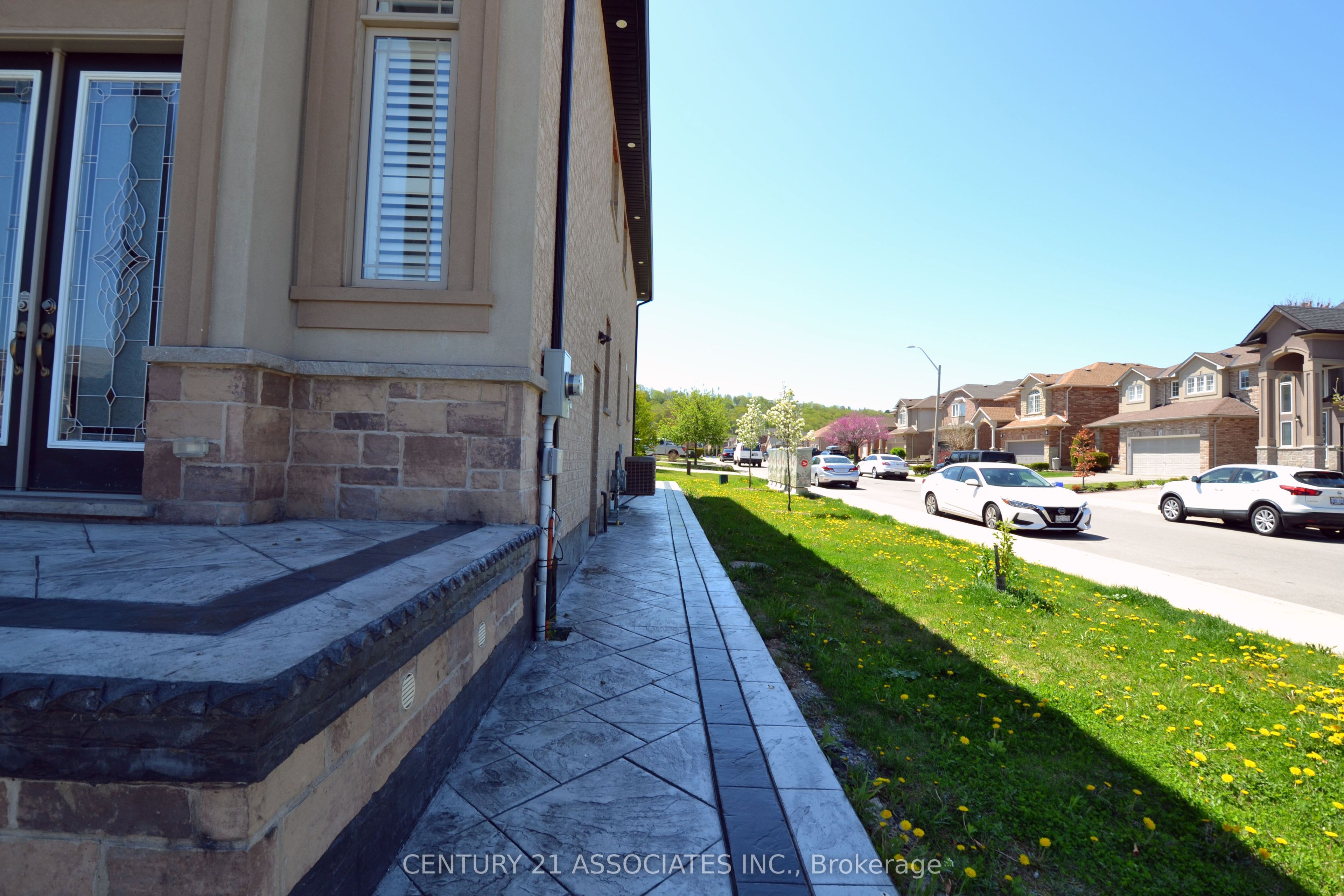 92 Nashville Circle, Hamilton, ON L8G 5H2 photo 2