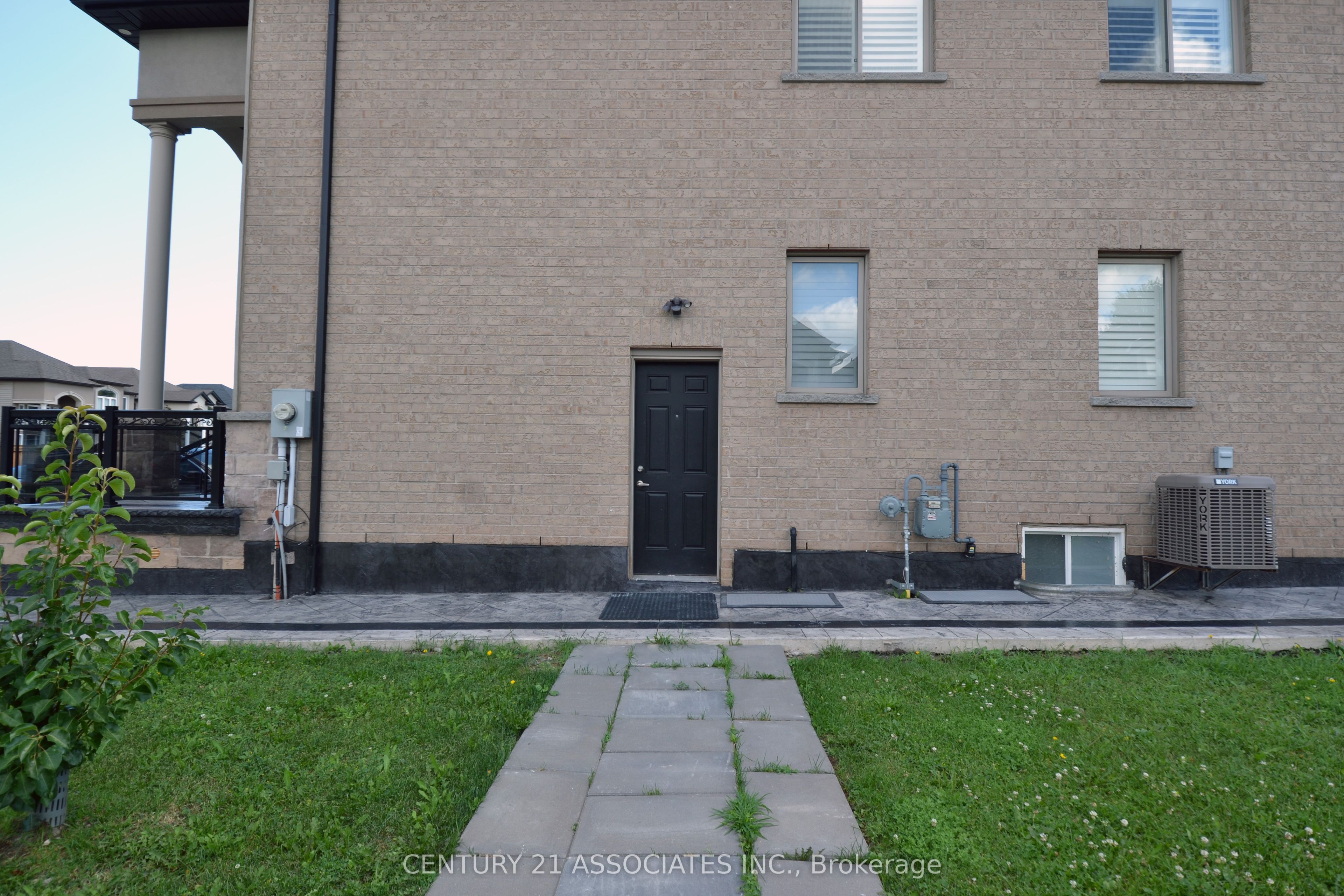92 Nashville Circle, Hamilton, ON L8G 5H2 photo 3
