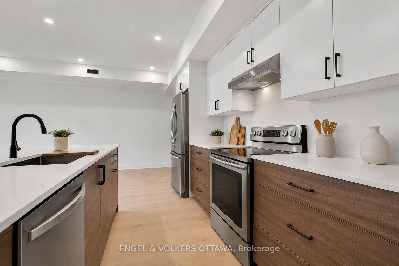 655 Donat Street N 10, Vanier and Kingsview Park, ON K1K 3L8 photo 5