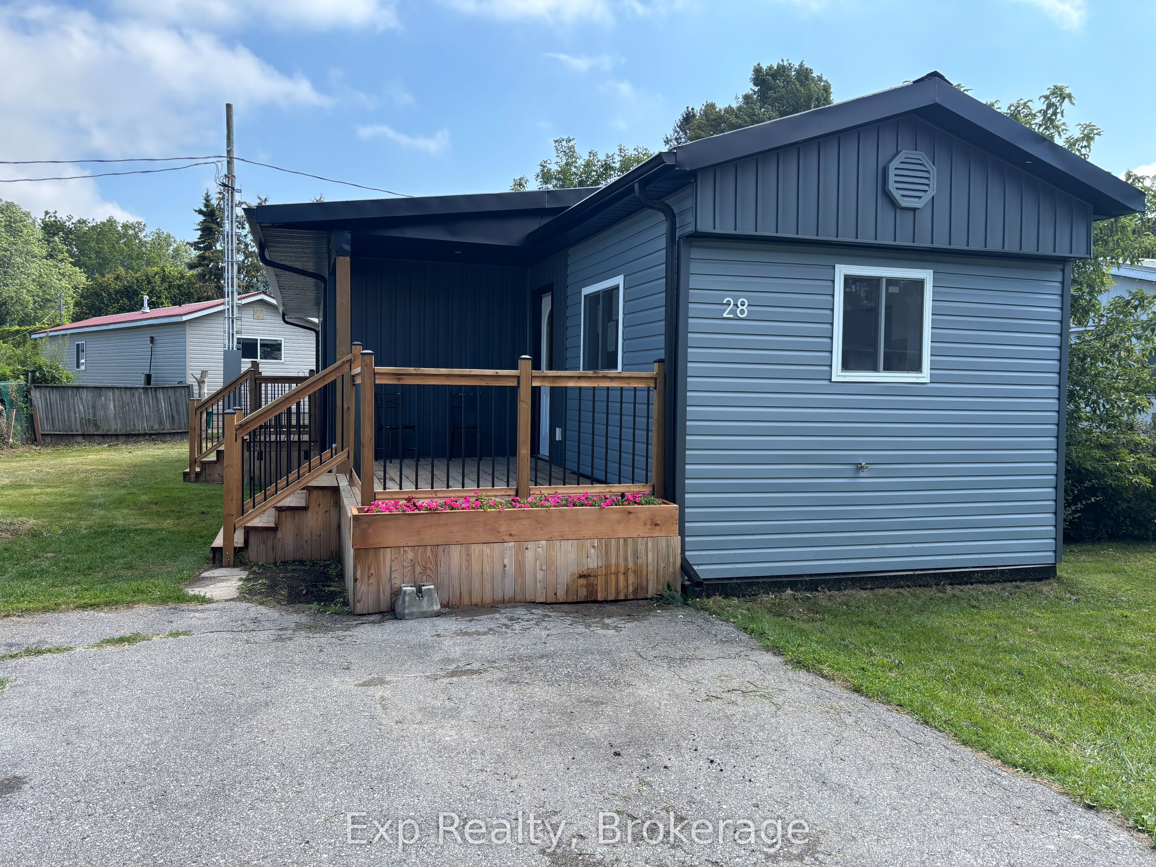 529 Old 2 Highway 28, Quinte West, ON K8P 5V5 photo 2
