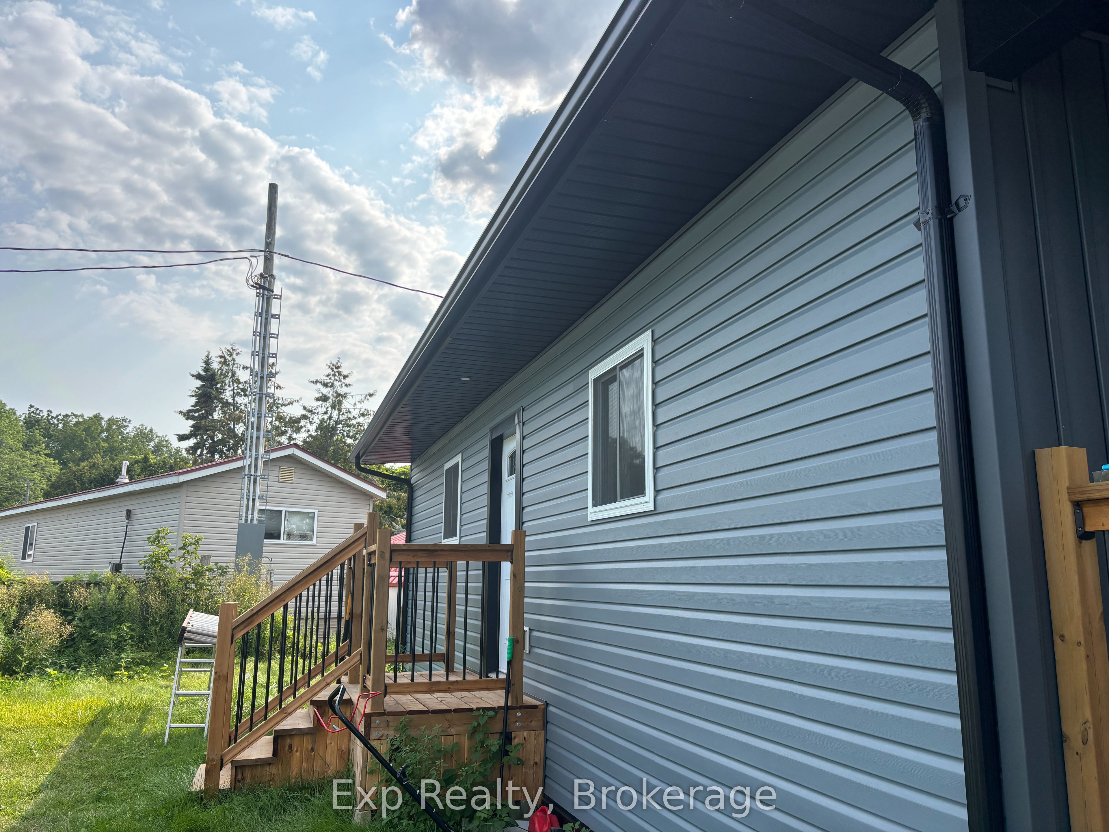 529 Old 2 Highway 28, Quinte West, ON K8P 5V5 photo 3