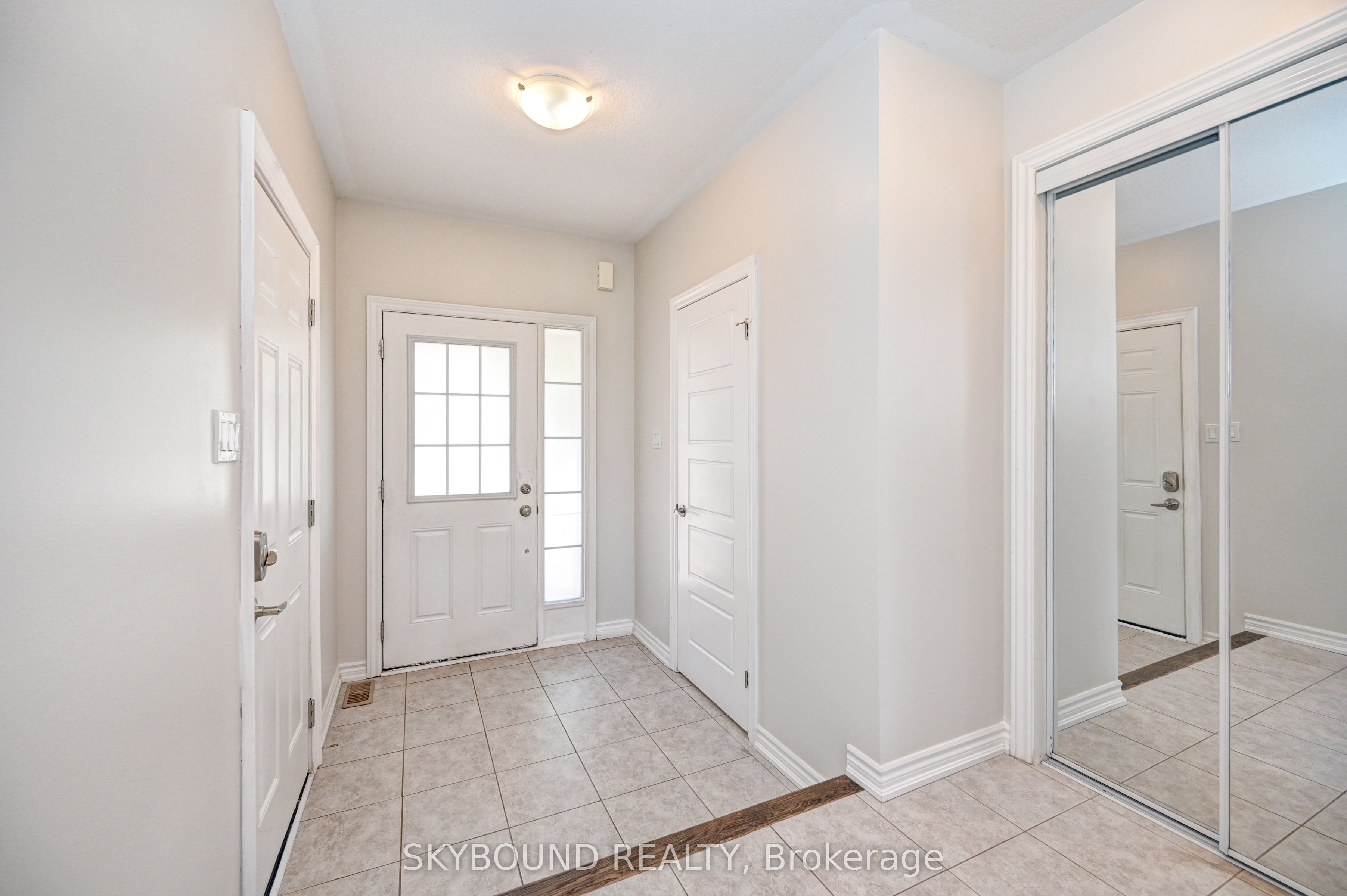 260 Waterbrook Lane, Kitchener, ON N2P 0H7 photo 2