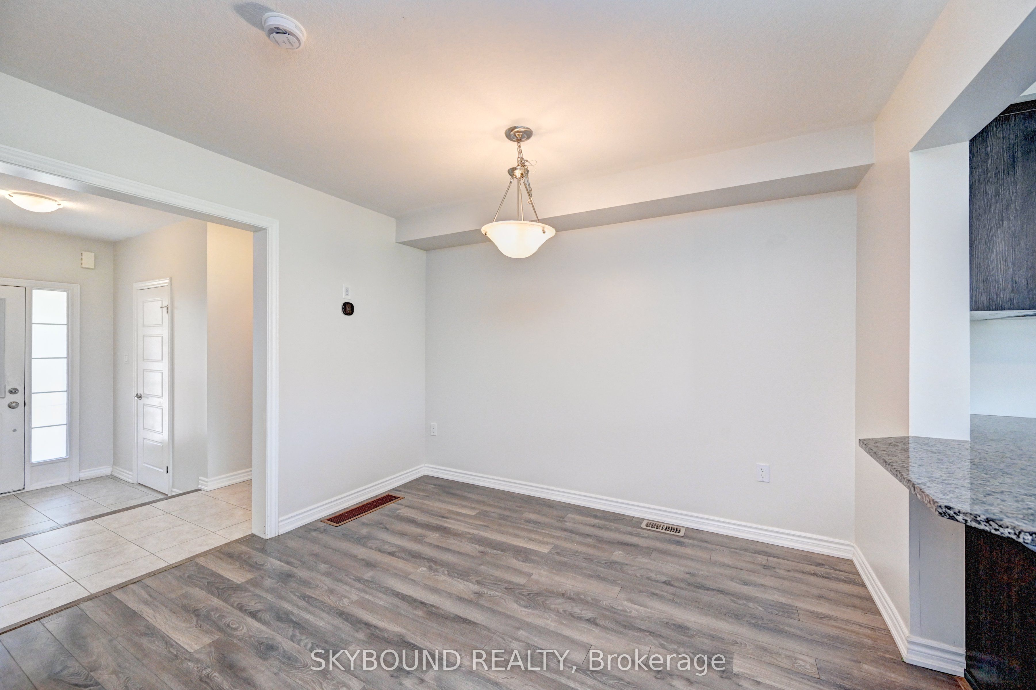 260 Waterbrook Lane, Kitchener, ON N2P 0H7 photo 4