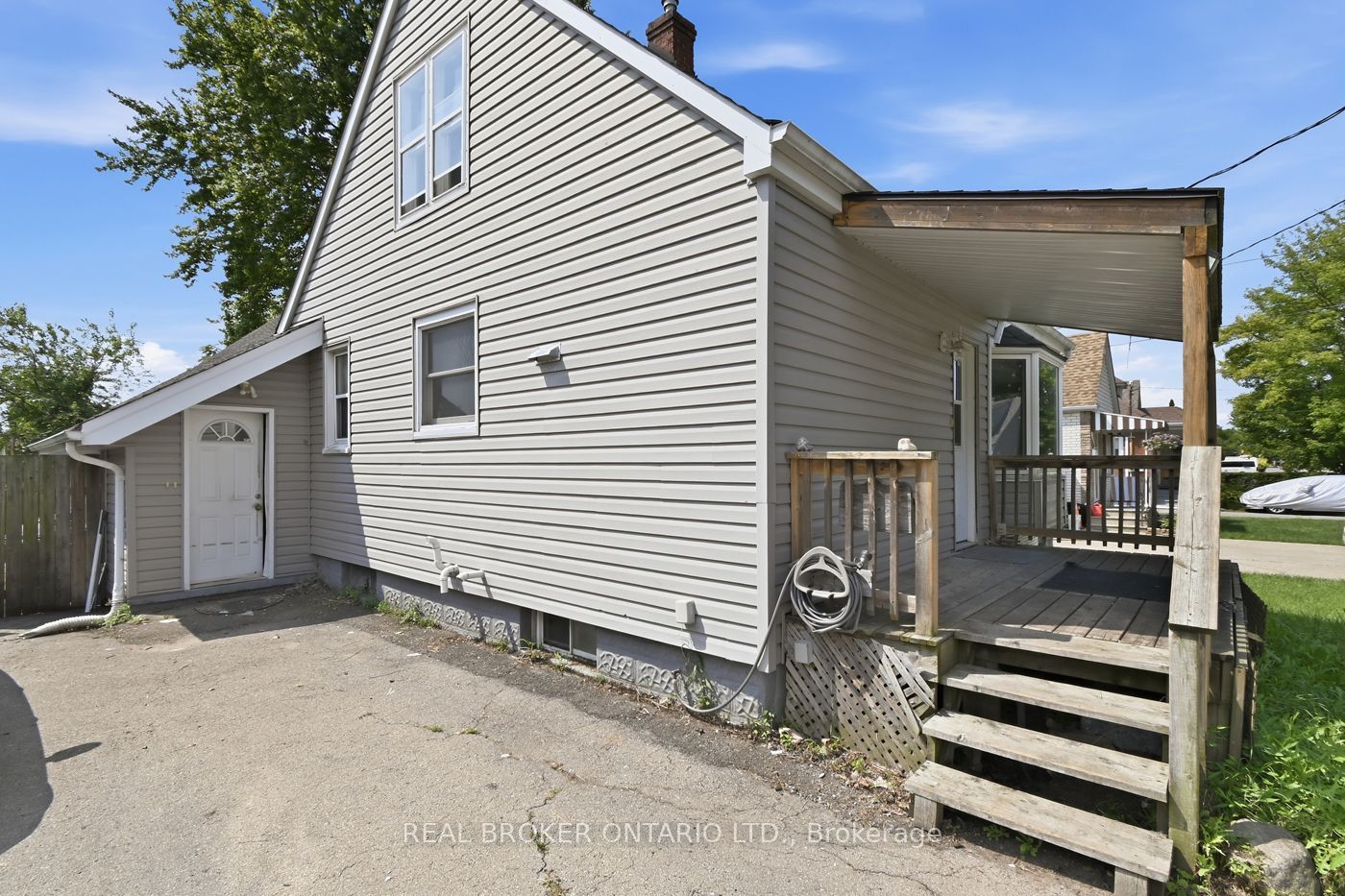 6702 Dunn Street, Niagara Falls, ON L2G 2R1 photo 3