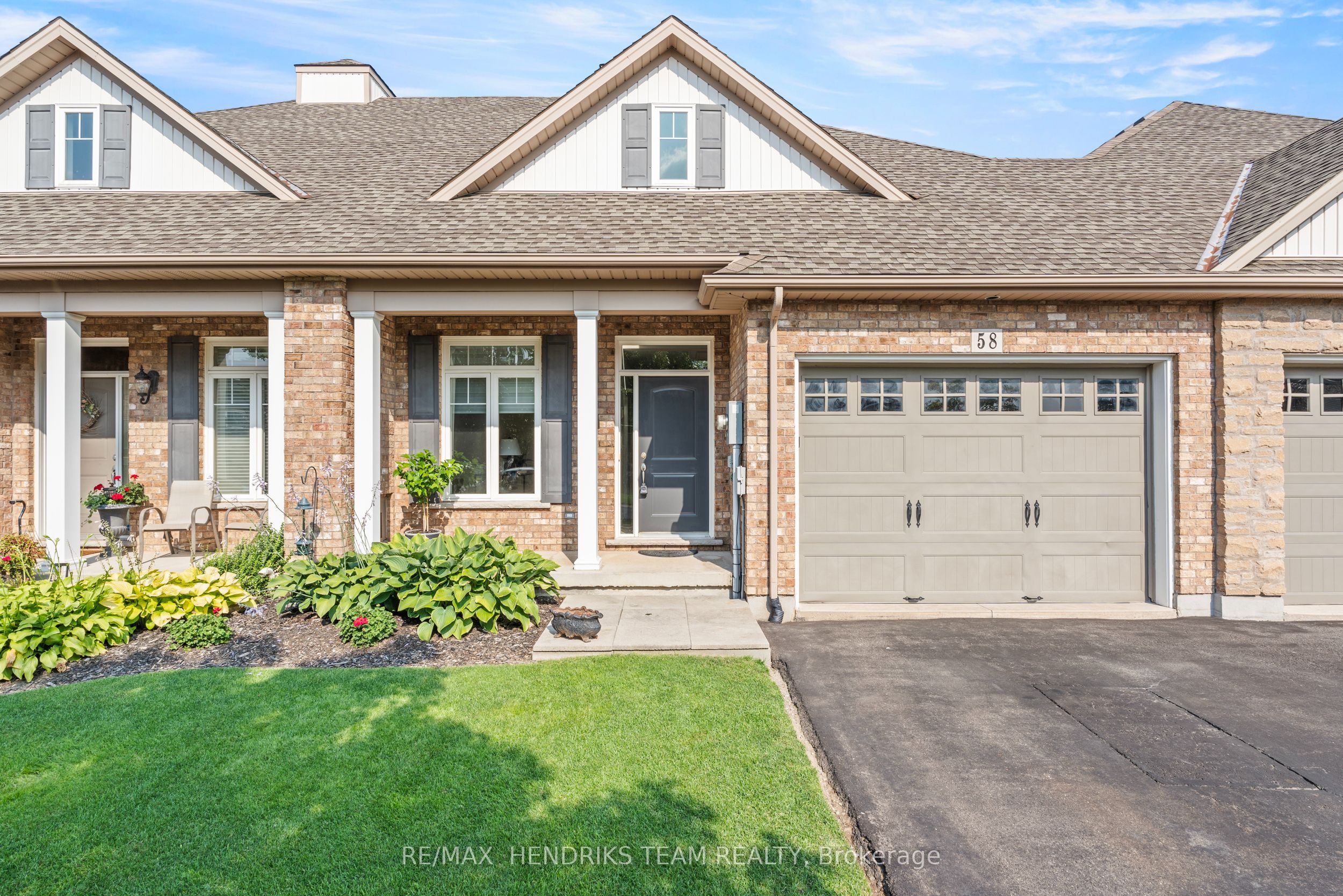 58 Videl Crescent N, St. Catharines, ON L2W 0A3 photo 2