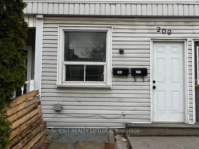 209 Stewart Street, Peterborough, ON K9J 3M6