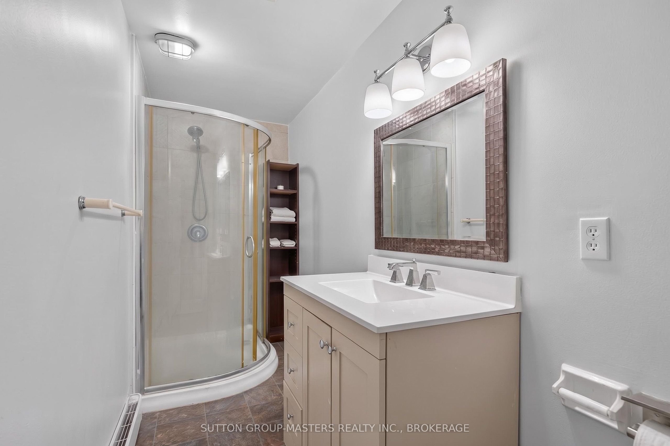 380 Barrie Street, Kingston, ON K7K 3T4 photo 4