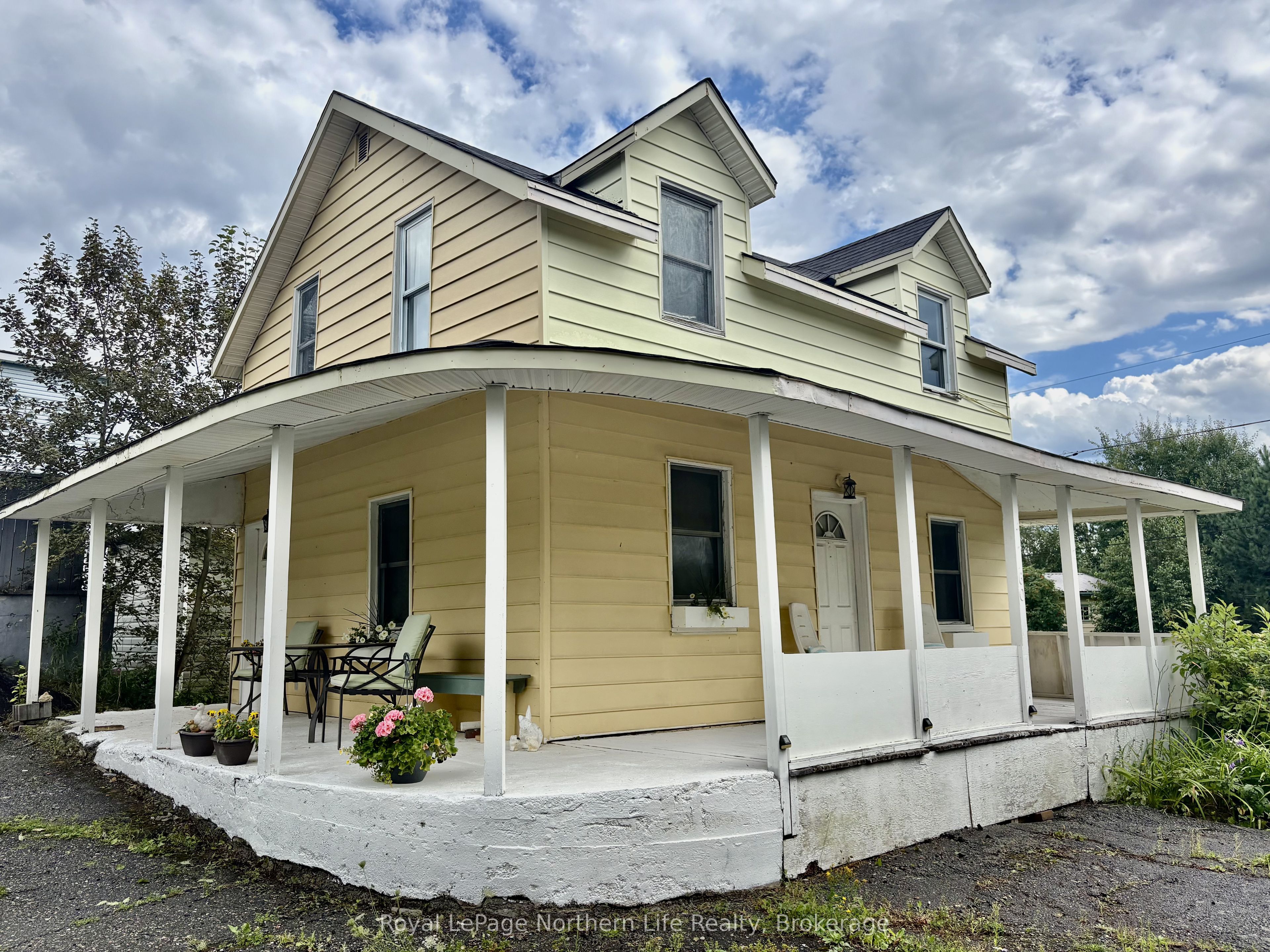 6A & 6B MOUNTAINVIEW Drive, Temagami, ON P0H 2H0