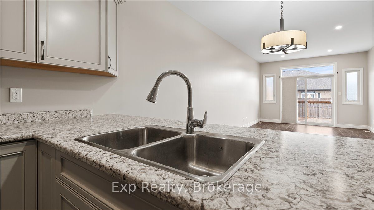 3 Farmington Crescent, Belleville, ON K8N 0J9 photo 3