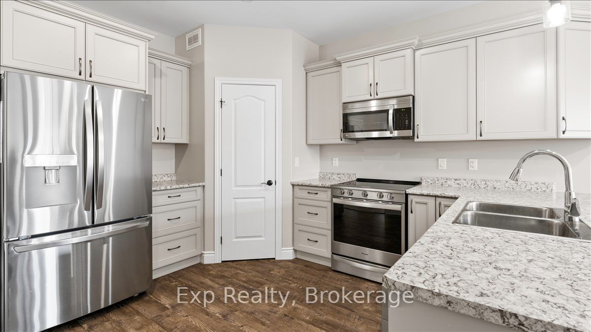3 Farmington Crescent, Belleville, ON K8N 0J9 photo 4